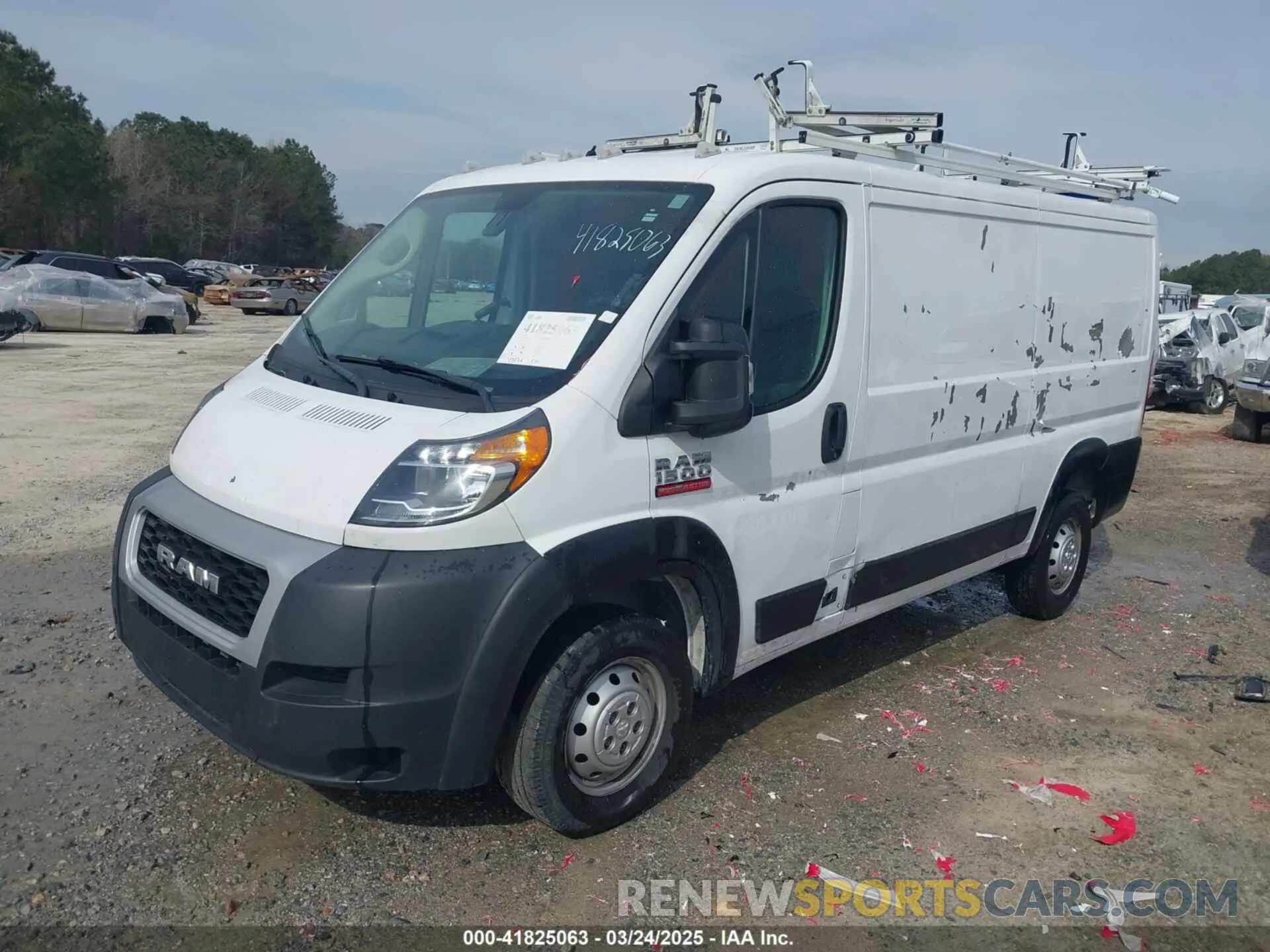 2 Photograph of a damaged car 3C6TRVAG1LE135423 RAM PROMASTER 1500 2020