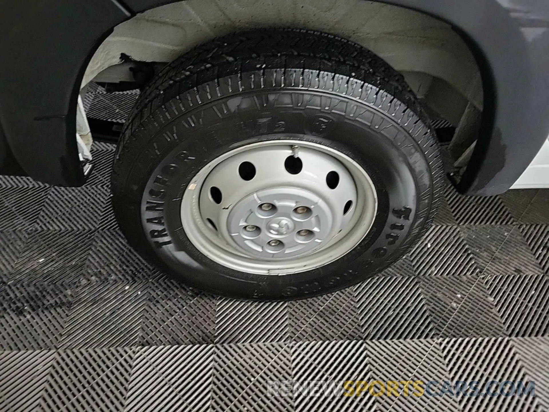 1 Photograph of a damaged car 3C6TRVAG2LE138203 RAM PROMASTER 1500 2020