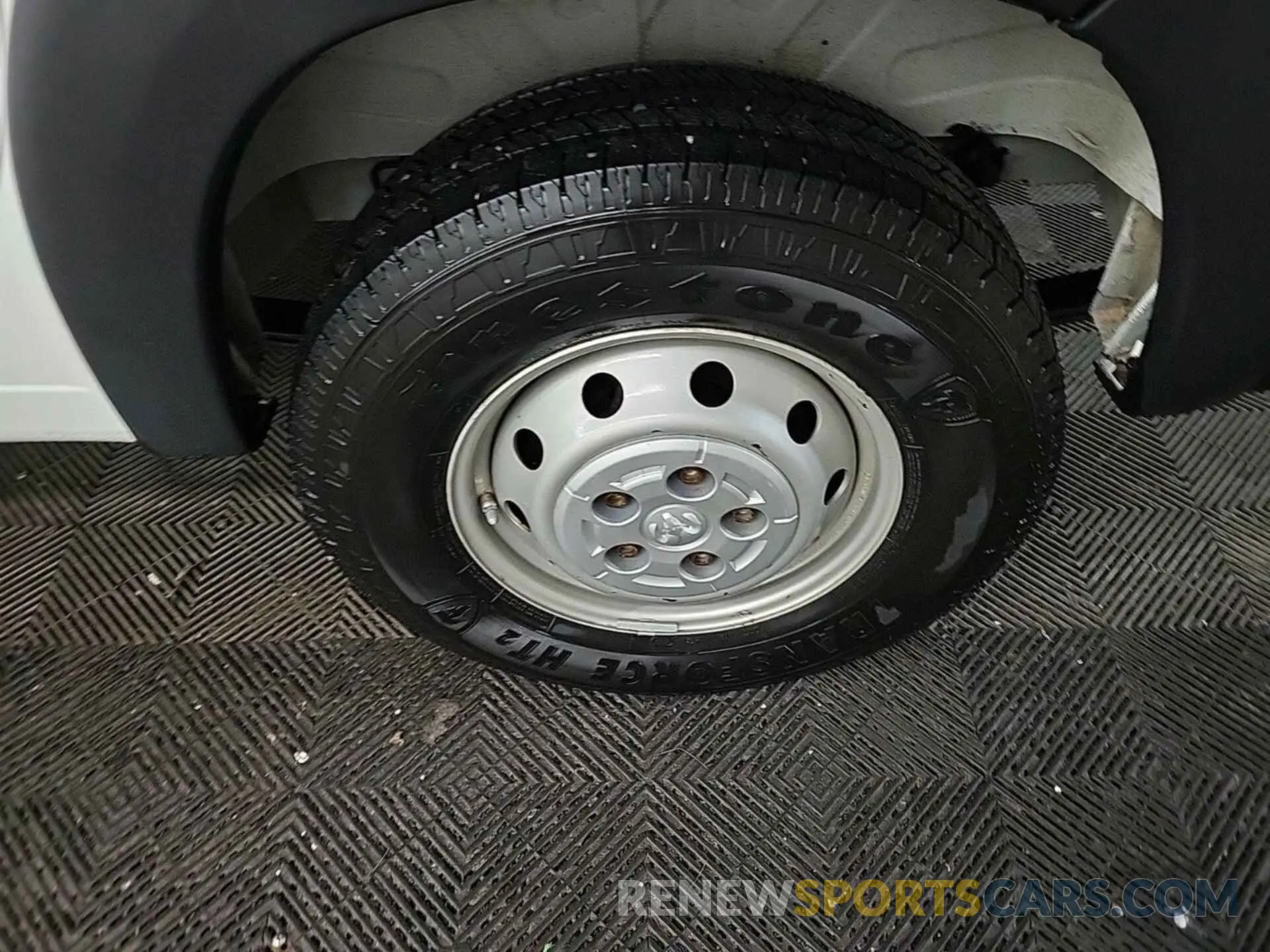 23 Photograph of a damaged car 3C6TRVAG2LE138203 RAM PROMASTER 1500 2020