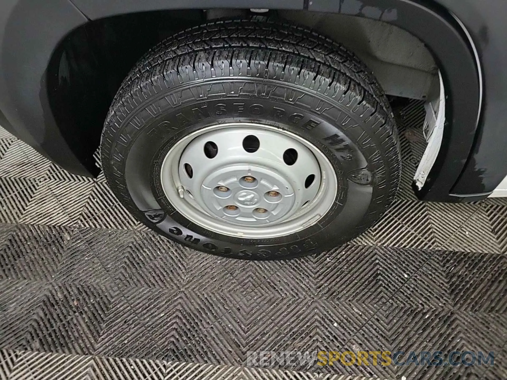 3 Photograph of a damaged car 3C6TRVAG2LE138203 RAM PROMASTER 1500 2020