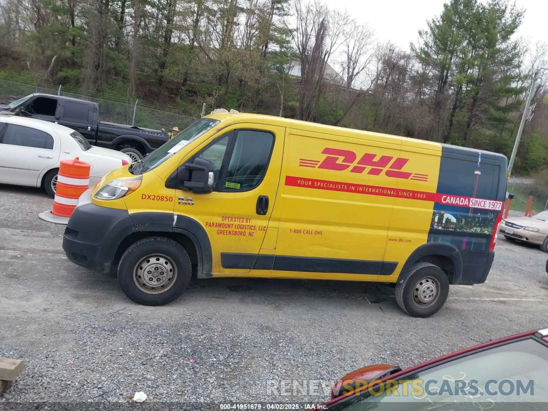 14 Photograph of a damaged car 3C6TRVAG3LE127405 RAM PROMASTER 1500 2020