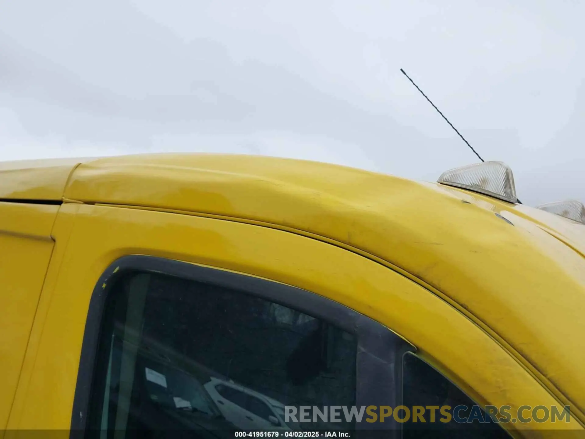 17 Photograph of a damaged car 3C6TRVAG3LE127405 RAM PROMASTER 1500 2020