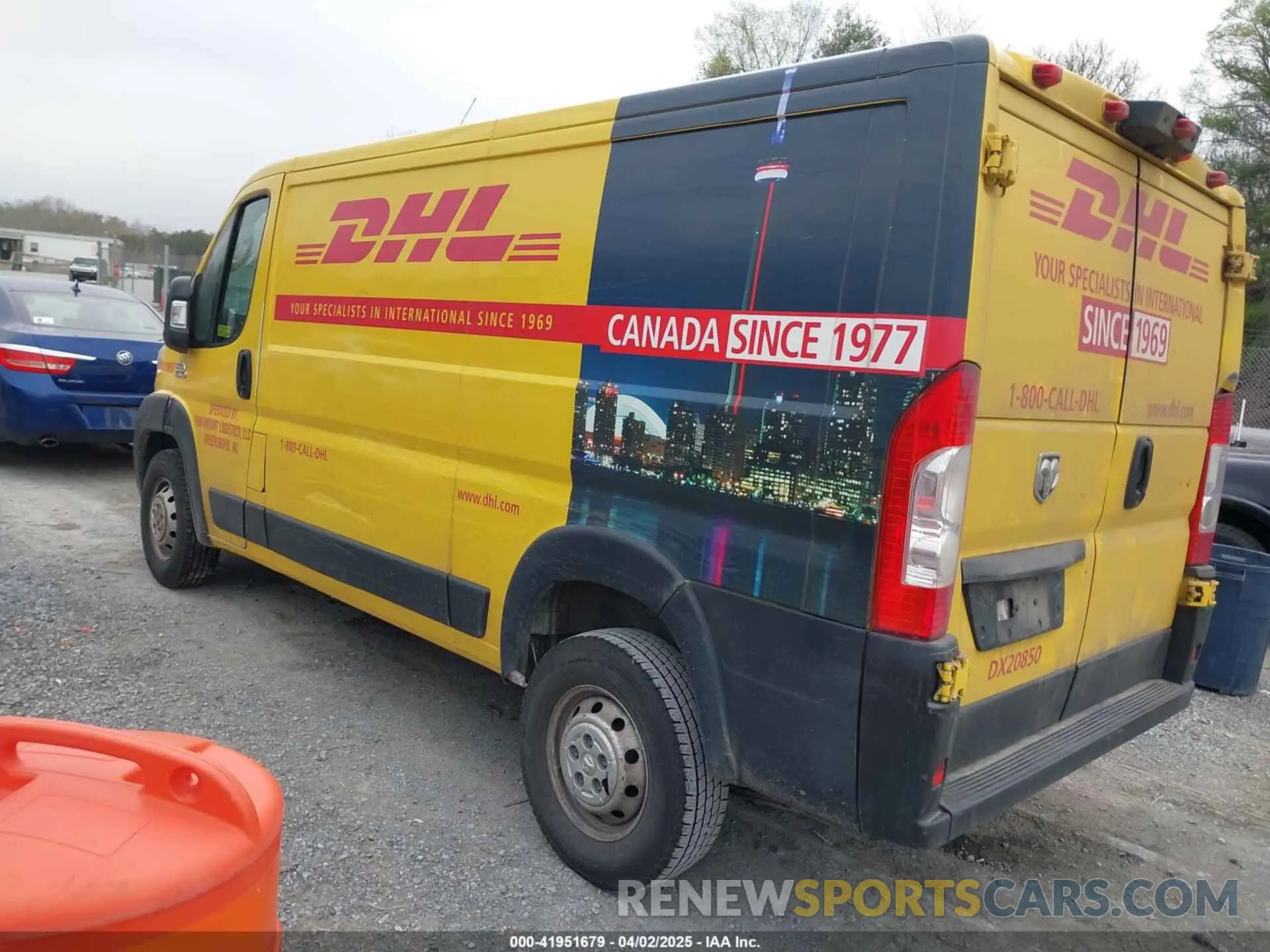 3 Photograph of a damaged car 3C6TRVAG3LE127405 RAM PROMASTER 1500 2020