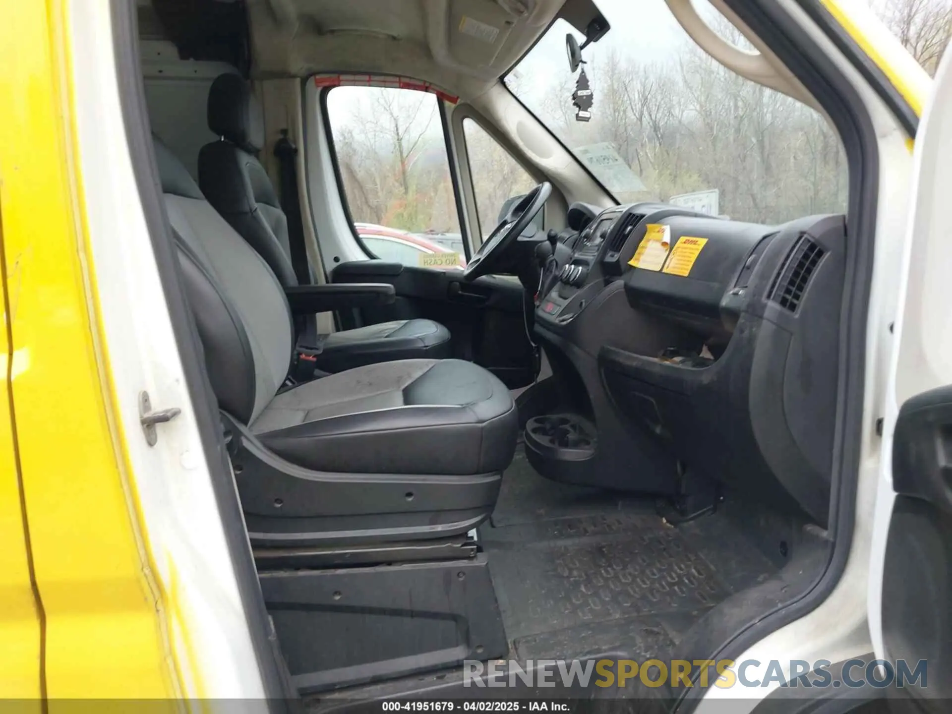 5 Photograph of a damaged car 3C6TRVAG3LE127405 RAM PROMASTER 1500 2020