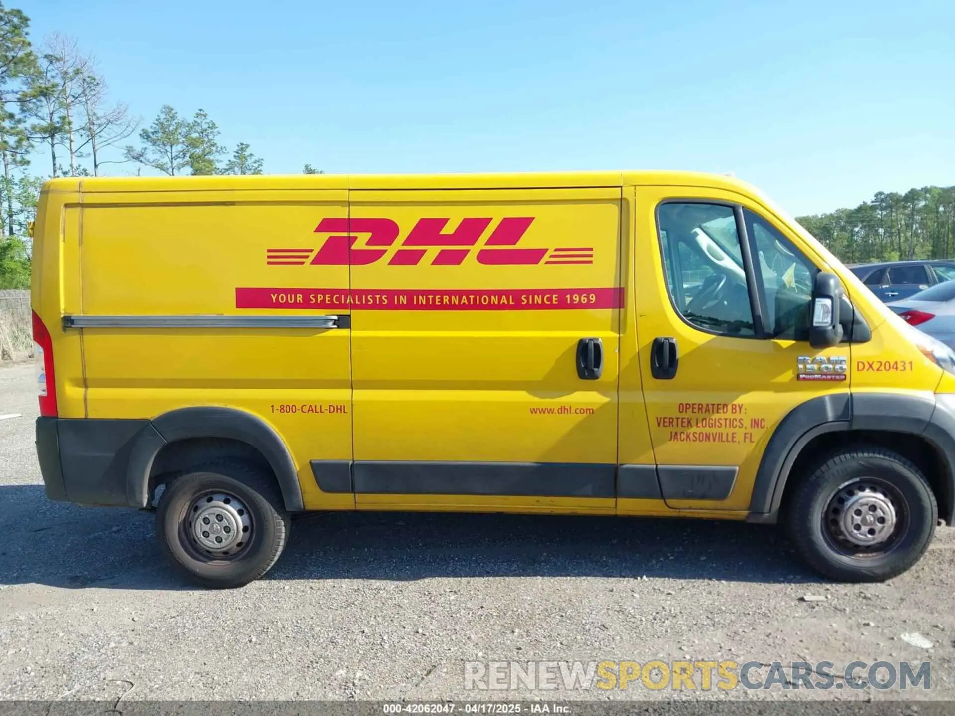 12 Photograph of a damaged car 3C6TRVAG4LE127462 RAM PROMASTER 1500 2020