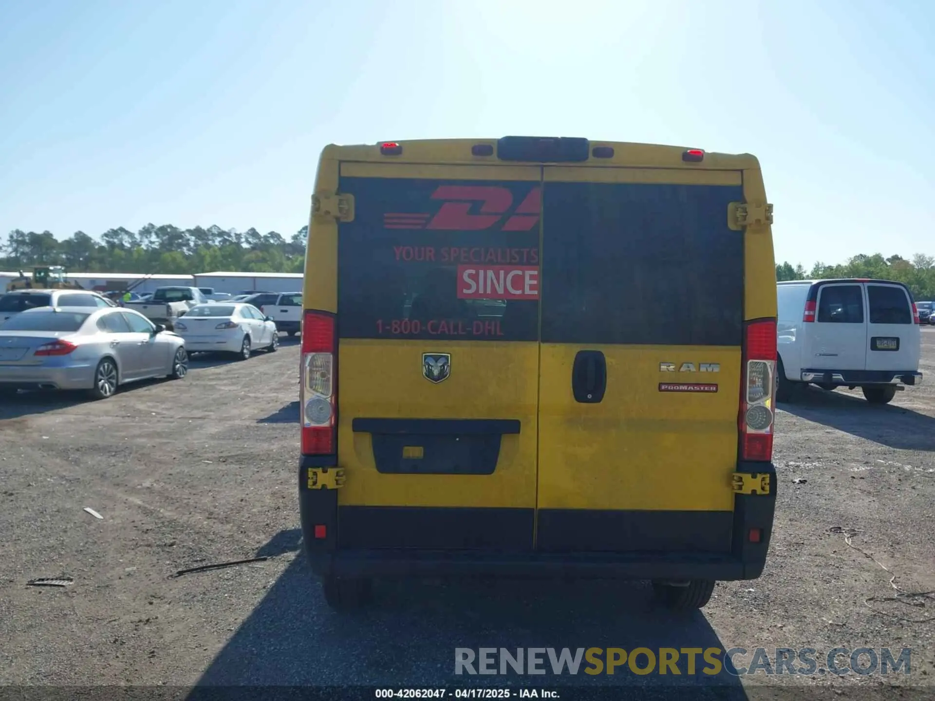15 Photograph of a damaged car 3C6TRVAG4LE127462 RAM PROMASTER 1500 2020
