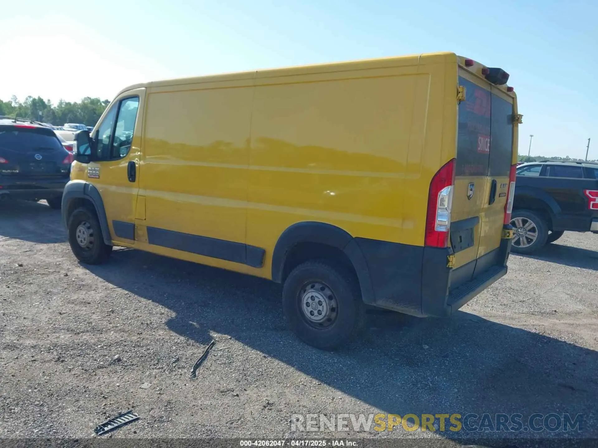 3 Photograph of a damaged car 3C6TRVAG4LE127462 RAM PROMASTER 1500 2020