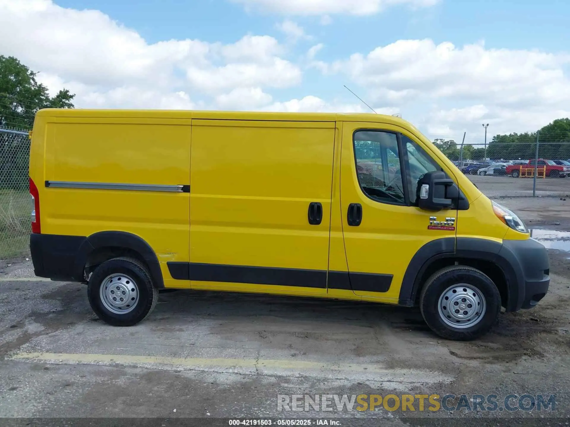 13 Photograph of a damaged car 3C6TRVAG6LE127298 RAM PROMASTER 1500 2020