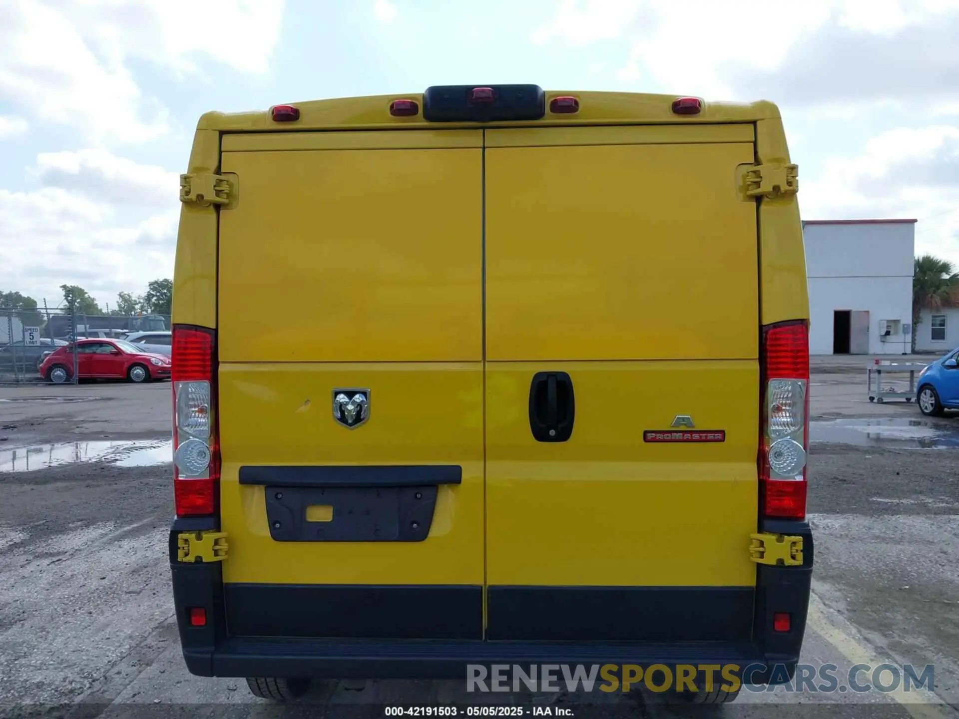 16 Photograph of a damaged car 3C6TRVAG6LE127298 RAM PROMASTER 1500 2020