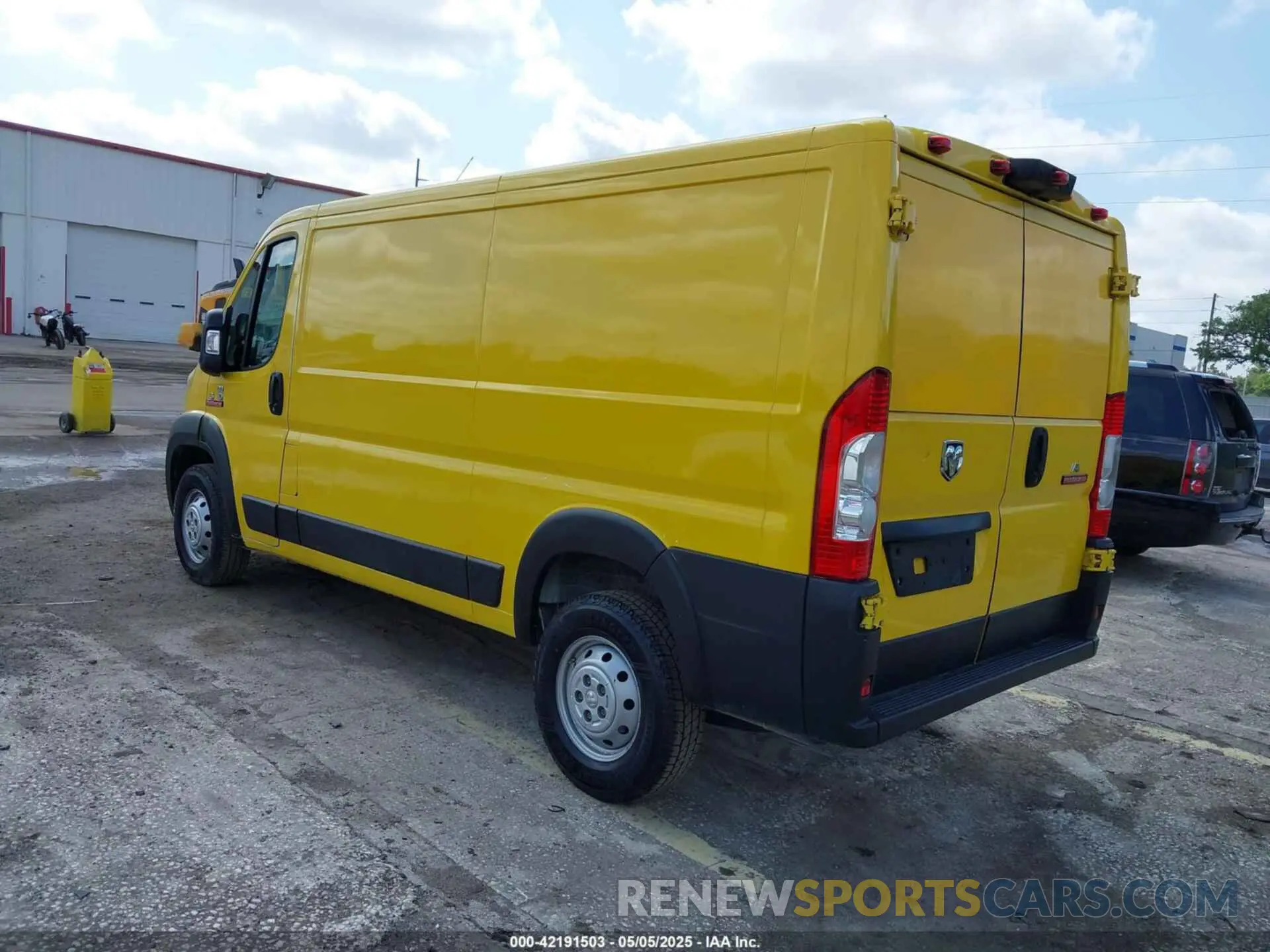 3 Photograph of a damaged car 3C6TRVAG6LE127298 RAM PROMASTER 1500 2020