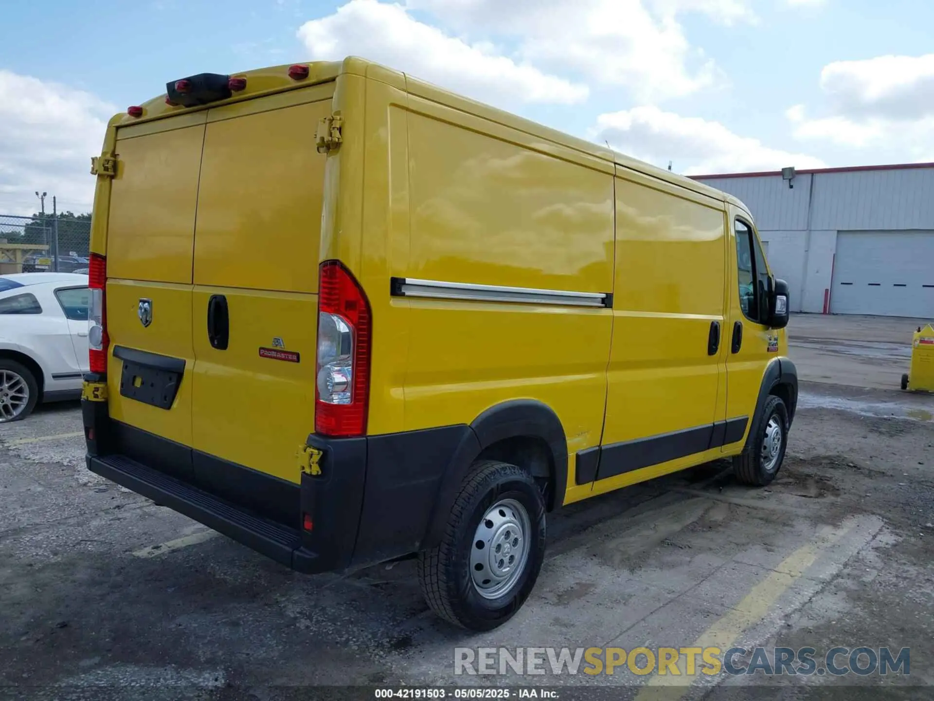 4 Photograph of a damaged car 3C6TRVAG6LE127298 RAM PROMASTER 1500 2020
