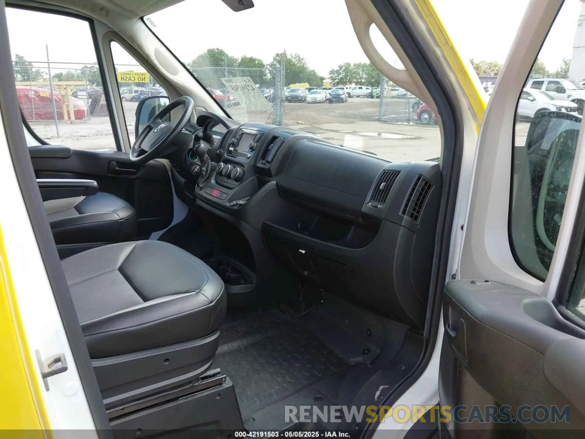 5 Photograph of a damaged car 3C6TRVAG6LE127298 RAM PROMASTER 1500 2020
