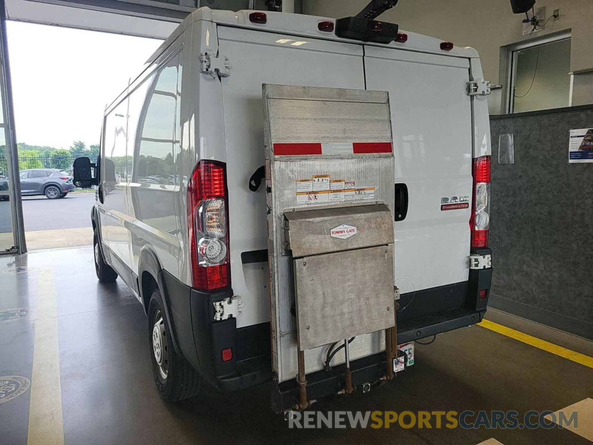 10 Photograph of a damaged car 3C6TRVAG7LE141579 RAM PROMASTER 1500 2020