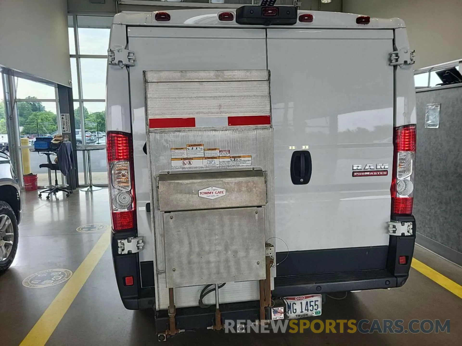 11 Photograph of a damaged car 3C6TRVAG7LE141579 RAM PROMASTER 1500 2020