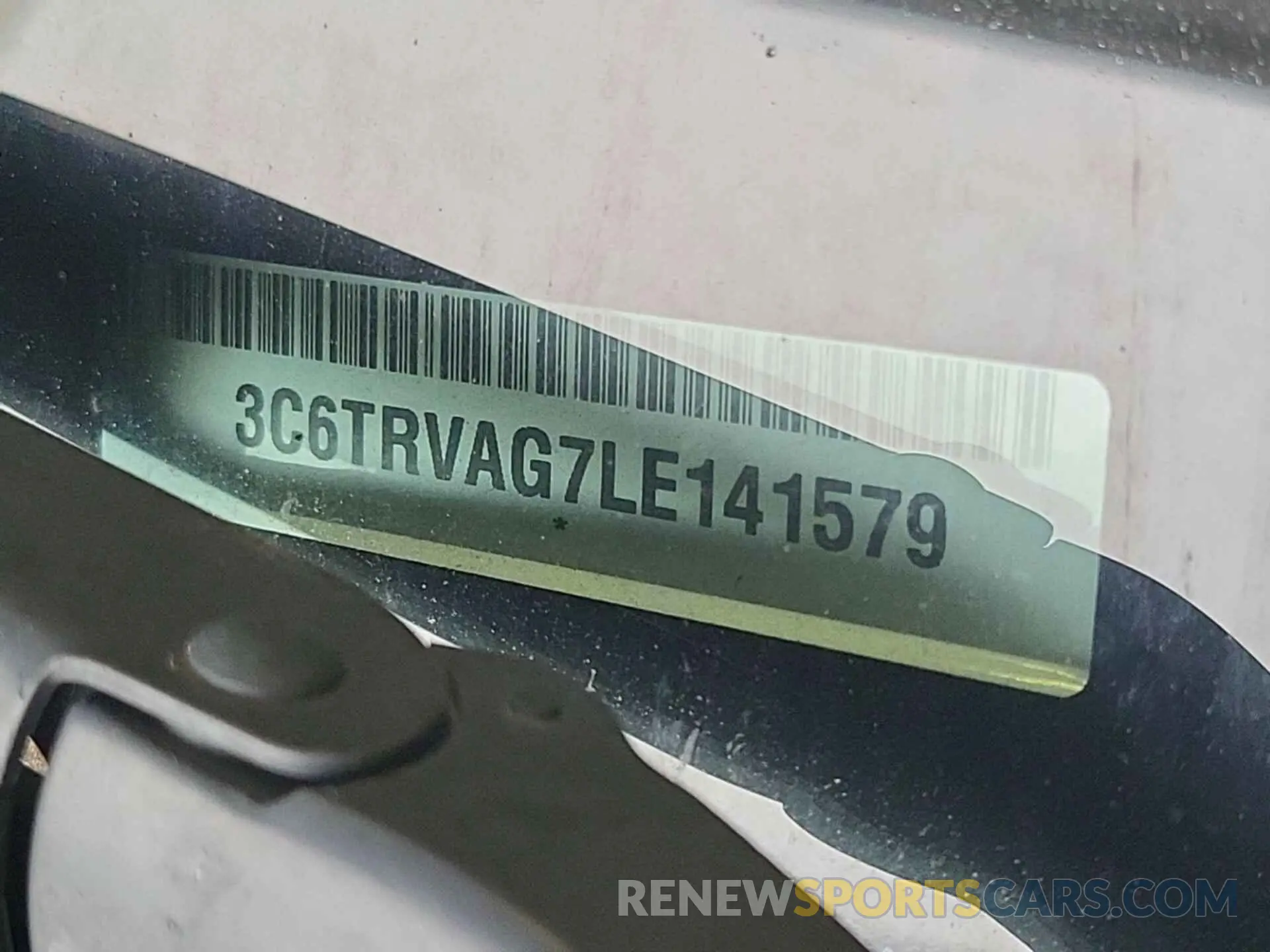 18 Photograph of a damaged car 3C6TRVAG7LE141579 RAM PROMASTER 1500 2020