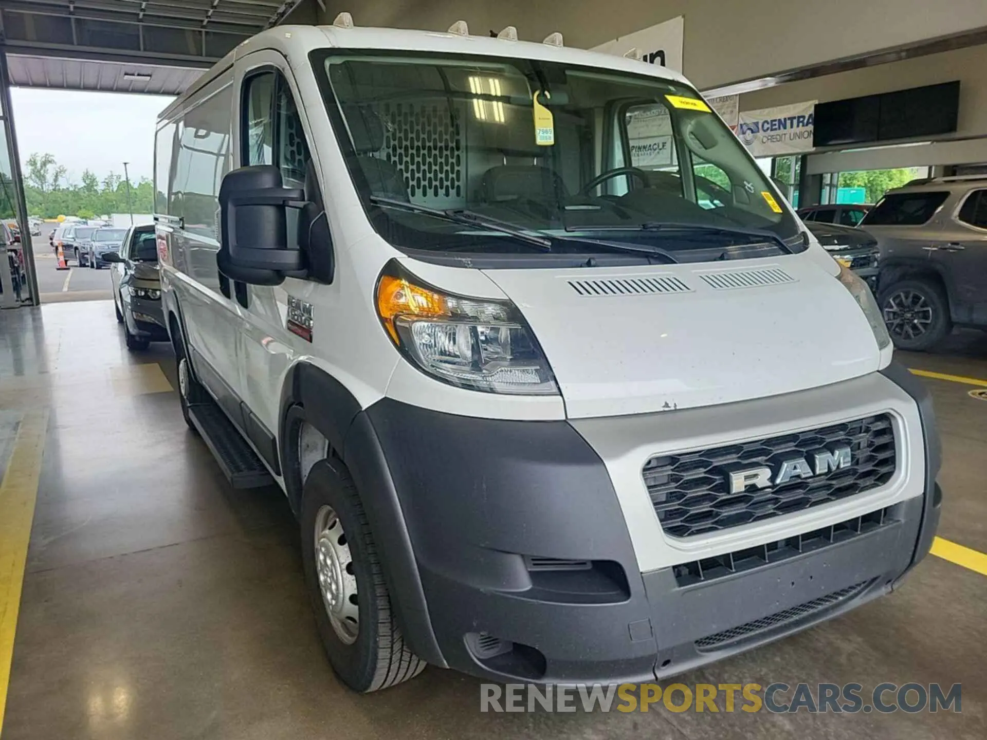 4 Photograph of a damaged car 3C6TRVAG7LE141579 RAM PROMASTER 1500 2020
