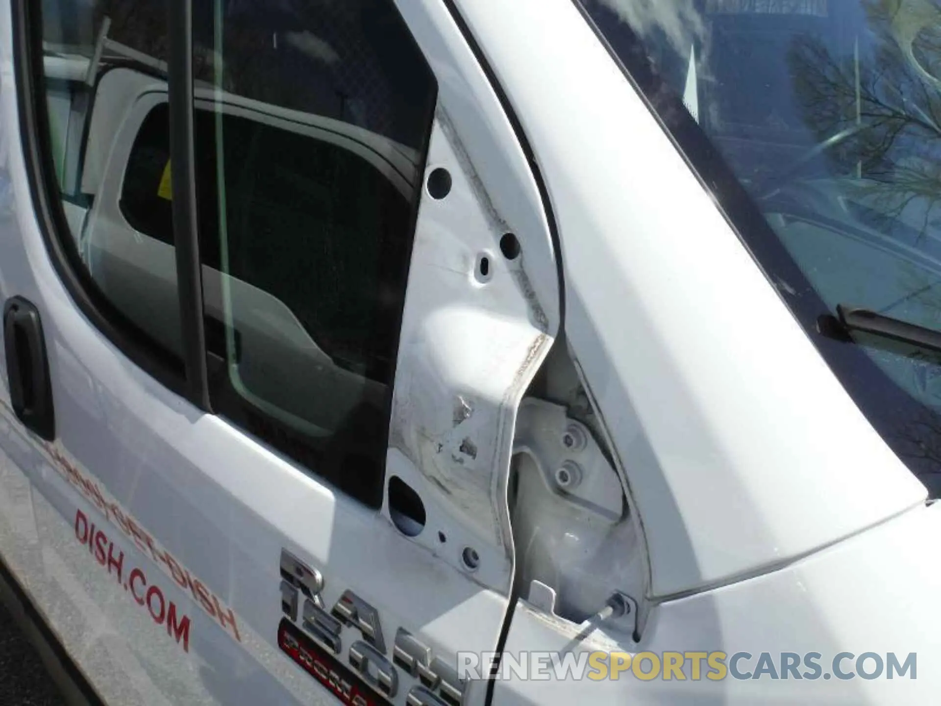 16 Photograph of a damaged car 3C6TRVAG8LE135323 RAM PROMASTER 1500 2020