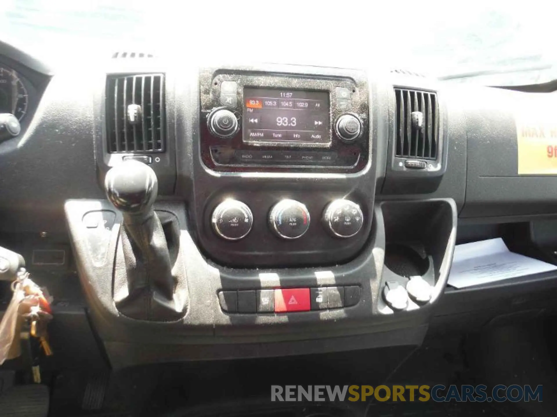 2 Photograph of a damaged car 3C6TRVAG8LE135323 RAM PROMASTER 1500 2020