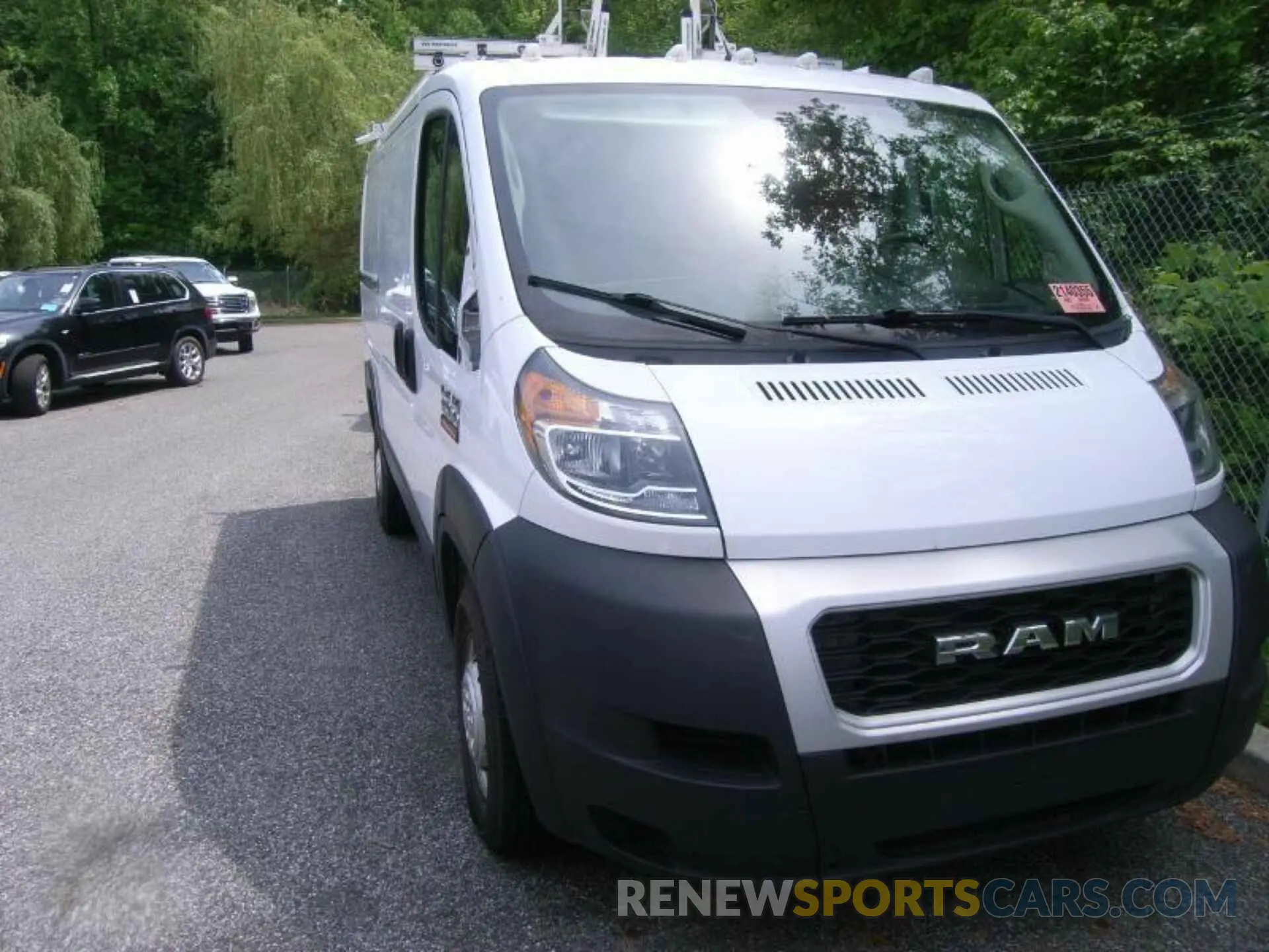 3 Photograph of a damaged car 3C6TRVAG8LE135323 RAM PROMASTER 1500 2020