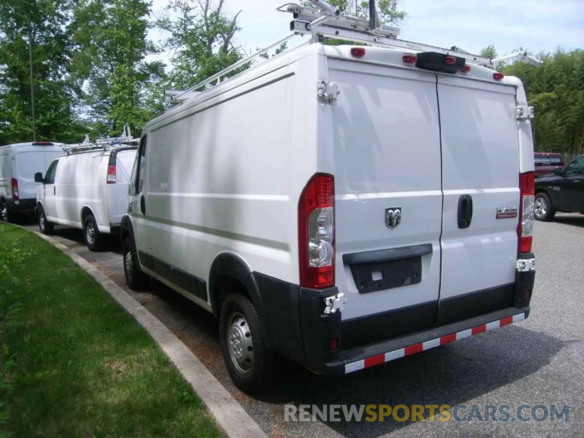 5 Photograph of a damaged car 3C6TRVAG8LE135323 RAM PROMASTER 1500 2020