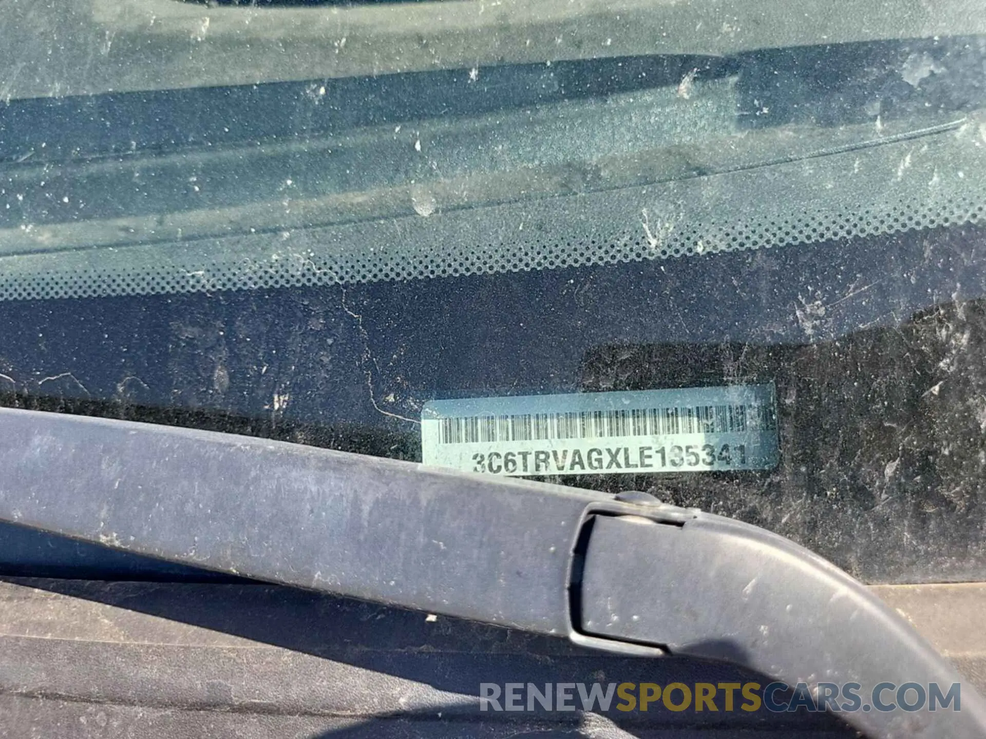 8 Photograph of a damaged car 3C6TRVAGXLE135341 RAM PROMASTER 1500 2020