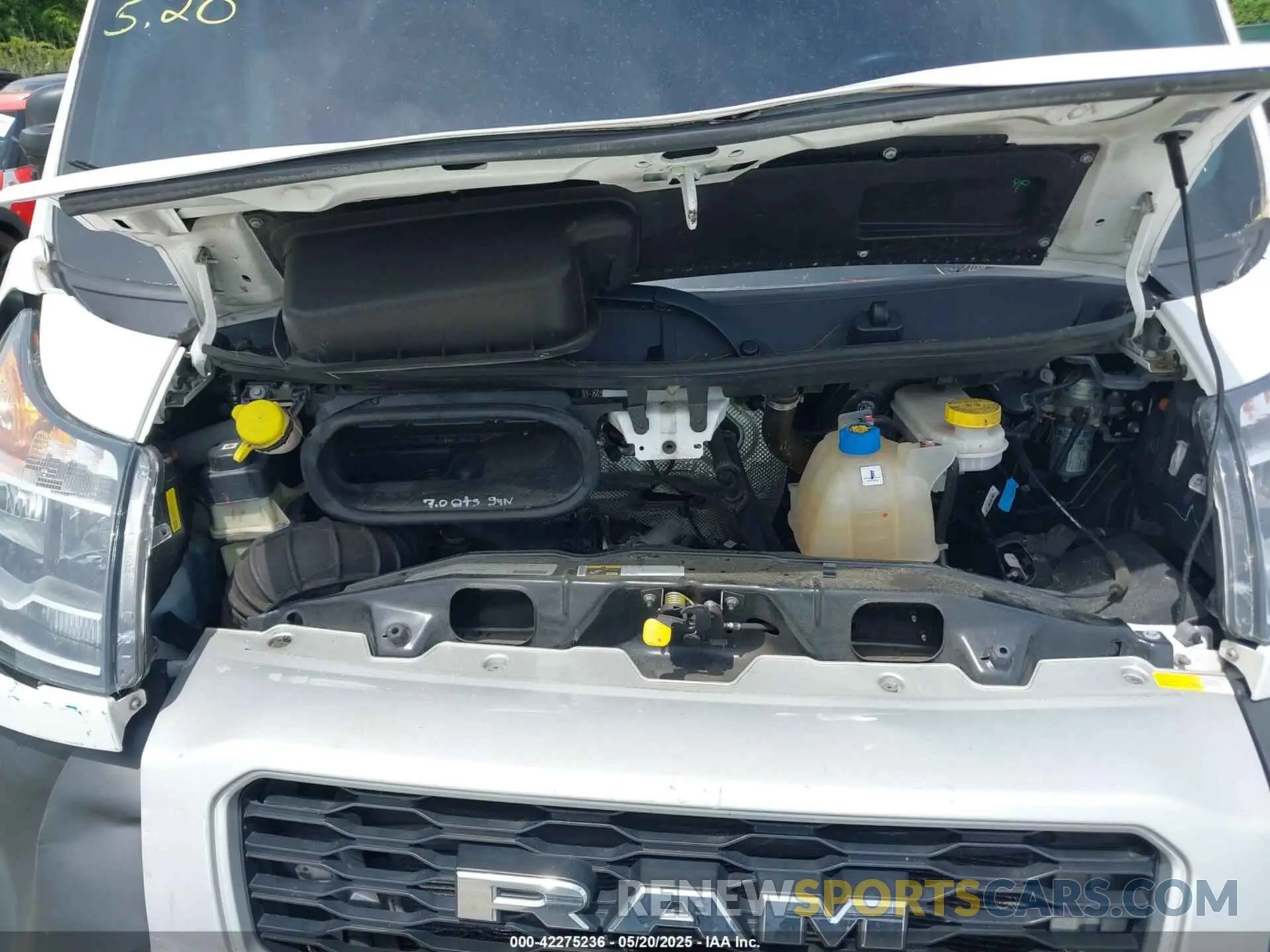 10 Photograph of a damaged car 3C6TRVBG0LE127103 RAM PROMASTER 1500 2020