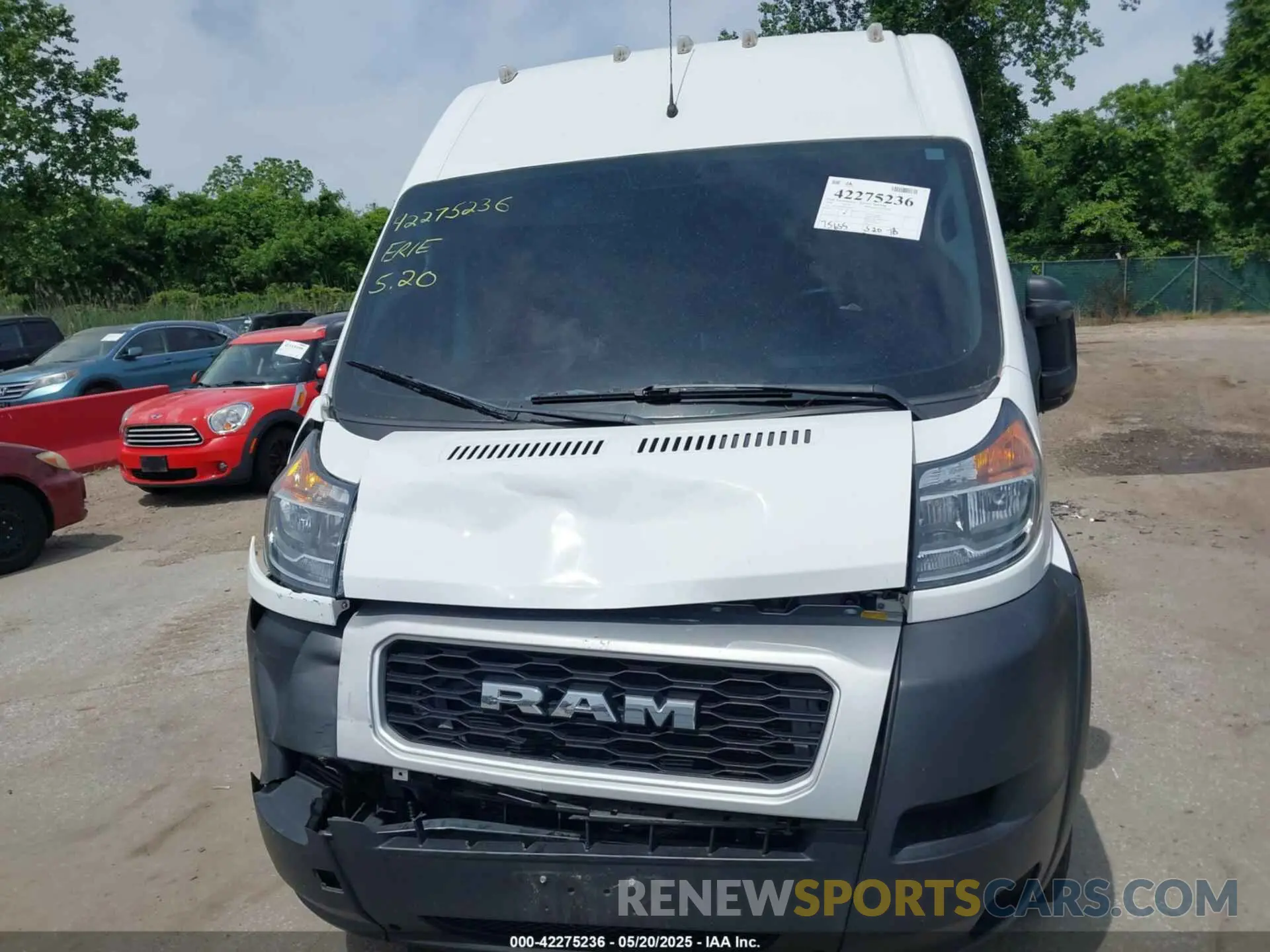 12 Photograph of a damaged car 3C6TRVBG0LE127103 RAM PROMASTER 1500 2020