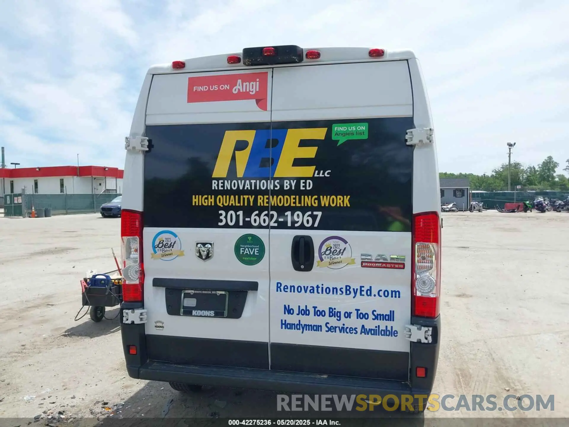 16 Photograph of a damaged car 3C6TRVBG0LE127103 RAM PROMASTER 1500 2020