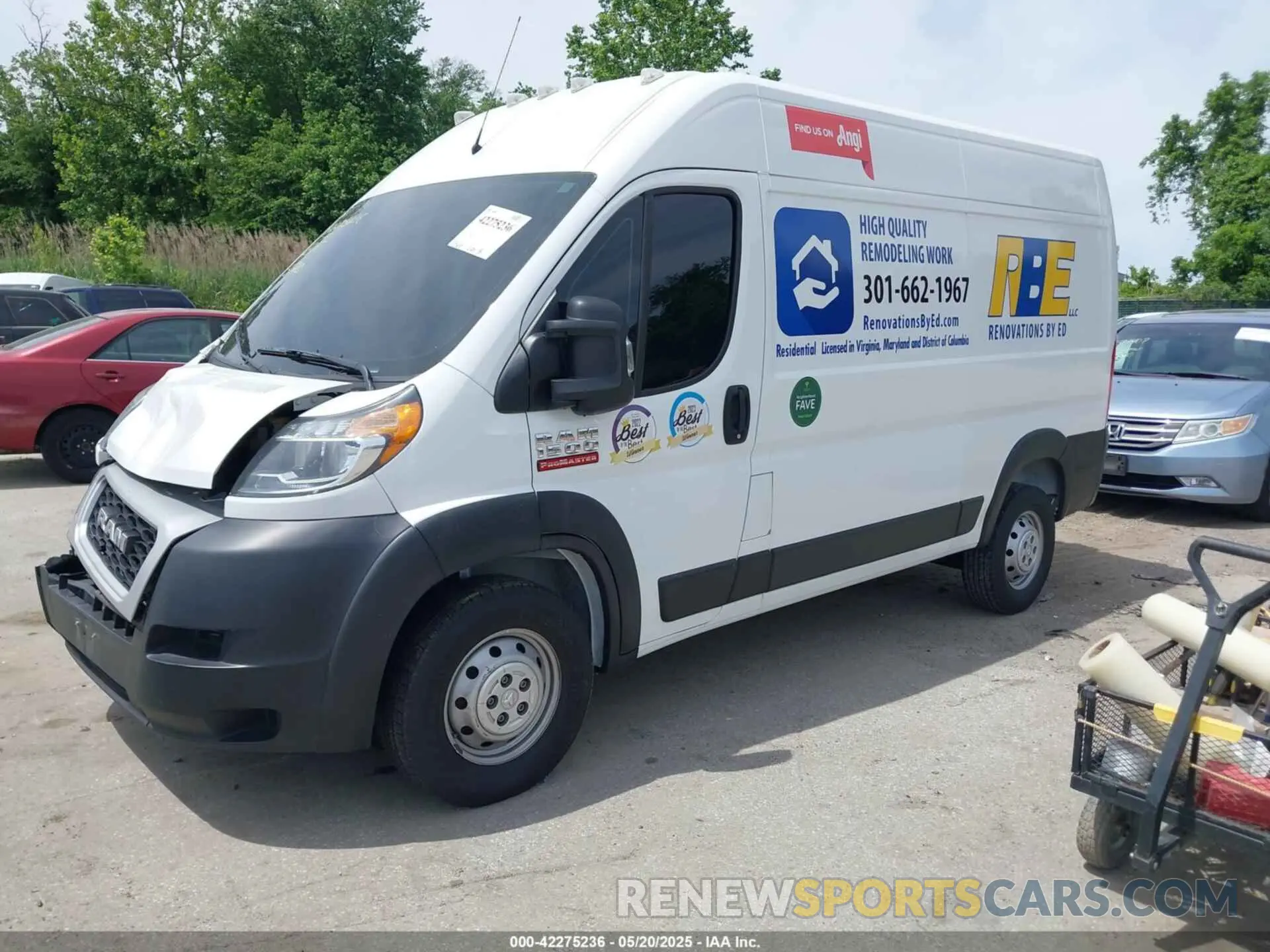 2 Photograph of a damaged car 3C6TRVBG0LE127103 RAM PROMASTER 1500 2020