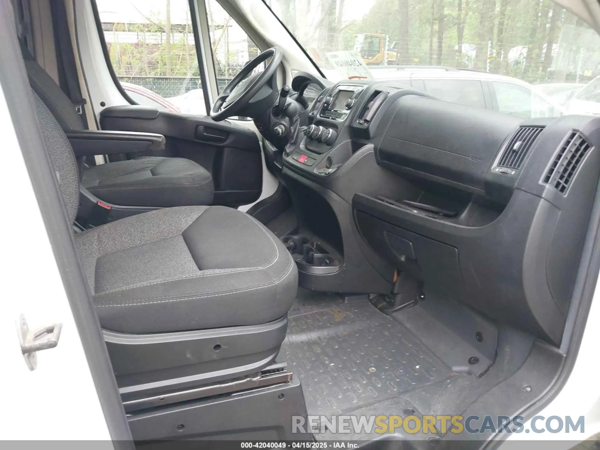 5 Photograph of a damaged car 3C6TRVBG2LE127216 RAM PROMASTER 1500 2020