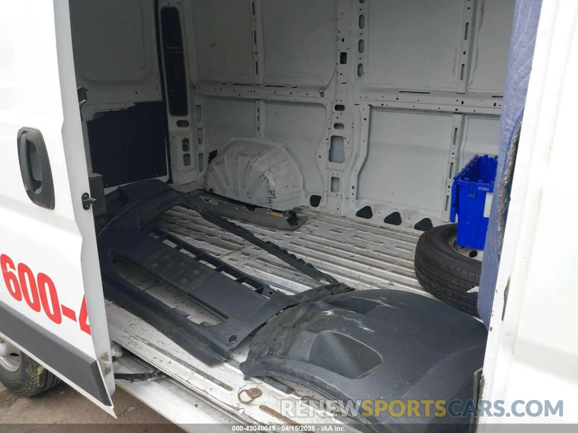 8 Photograph of a damaged car 3C6TRVBG2LE127216 RAM PROMASTER 1500 2020