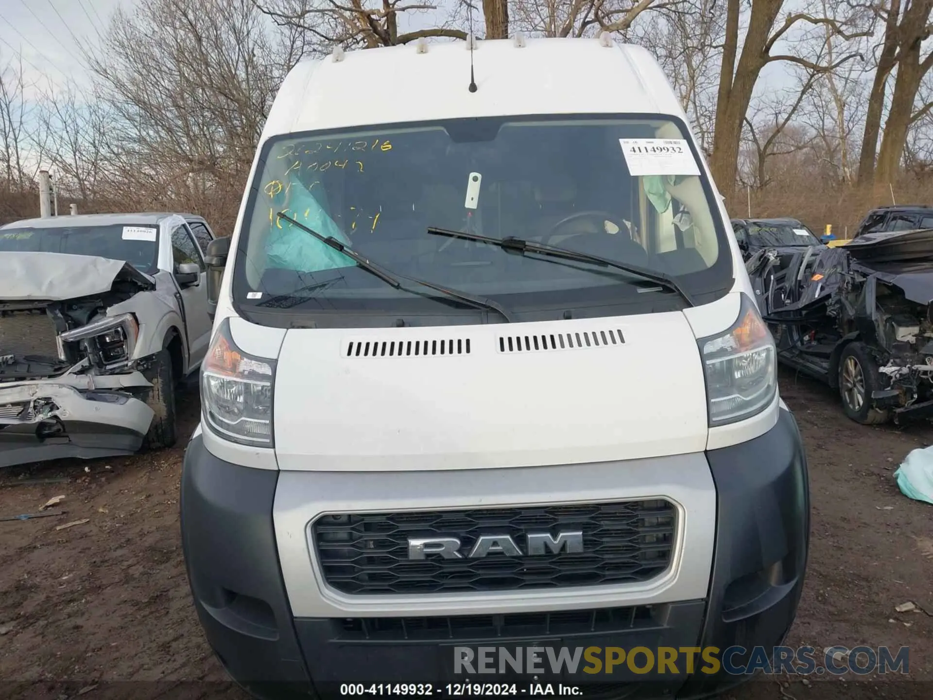 11 Photograph of a damaged car 3C6TRVBG3LE104379 RAM PROMASTER 1500 2020