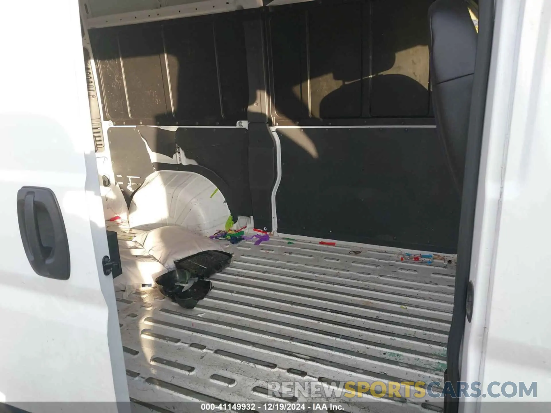 8 Photograph of a damaged car 3C6TRVBG3LE104379 RAM PROMASTER 1500 2020