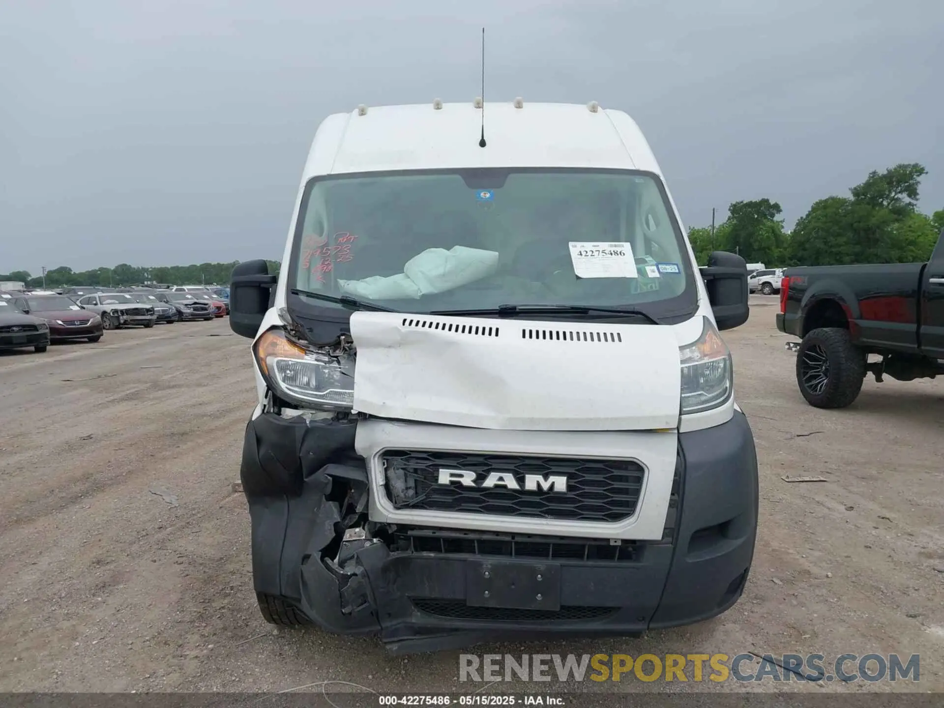 12 Photograph of a damaged car 3C6TRVBG3LE132005 RAM PROMASTER 1500 2020