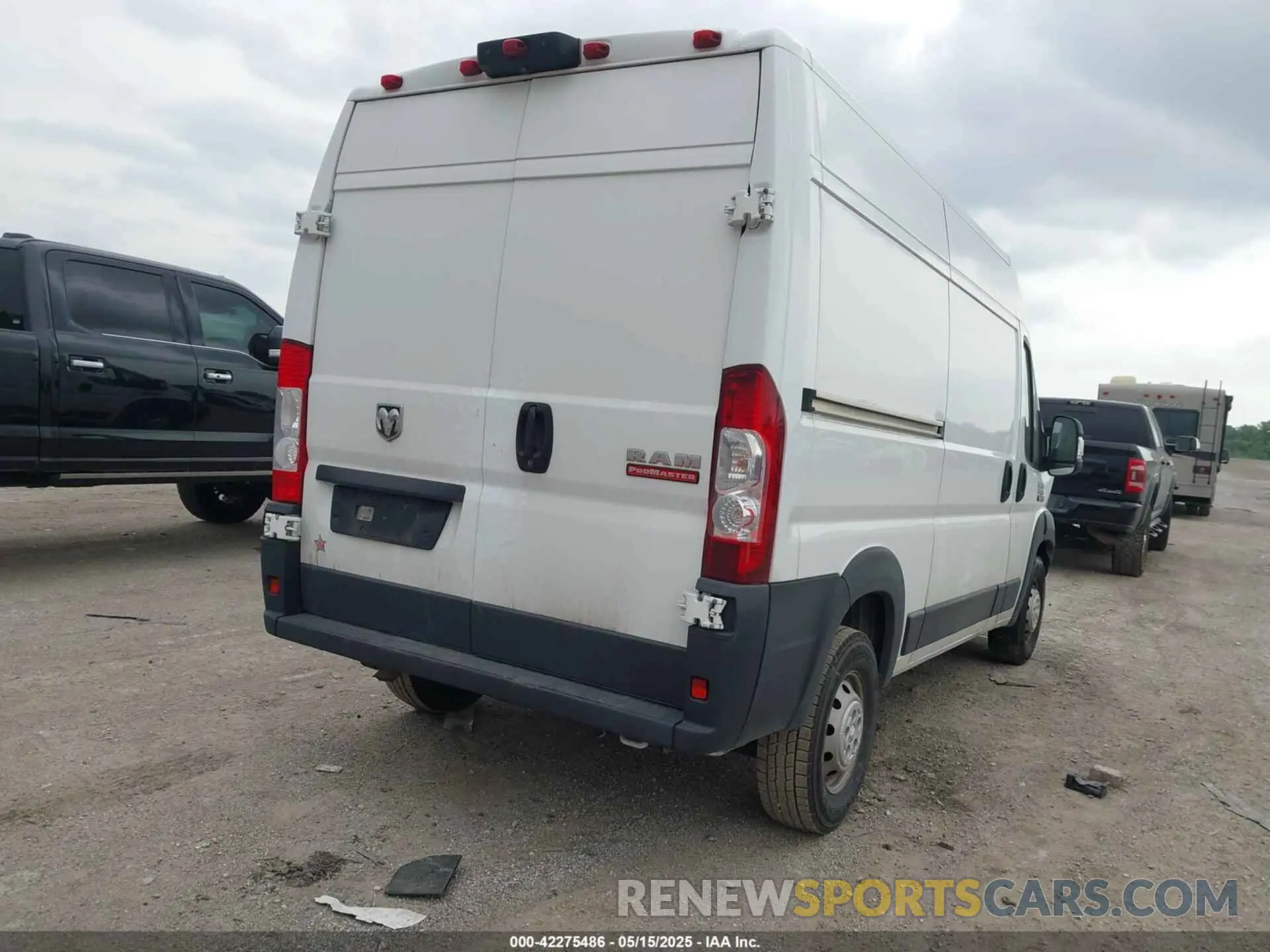 4 Photograph of a damaged car 3C6TRVBG3LE132005 RAM PROMASTER 1500 2020
