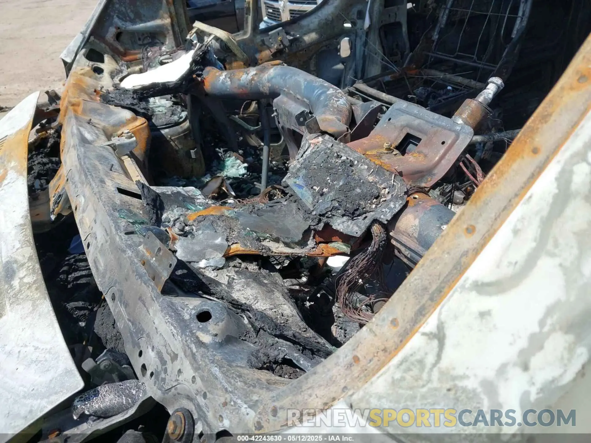 9 Photograph of a damaged car 3C6TRVBG8LE102398 RAM PROMASTER 1500 2020
