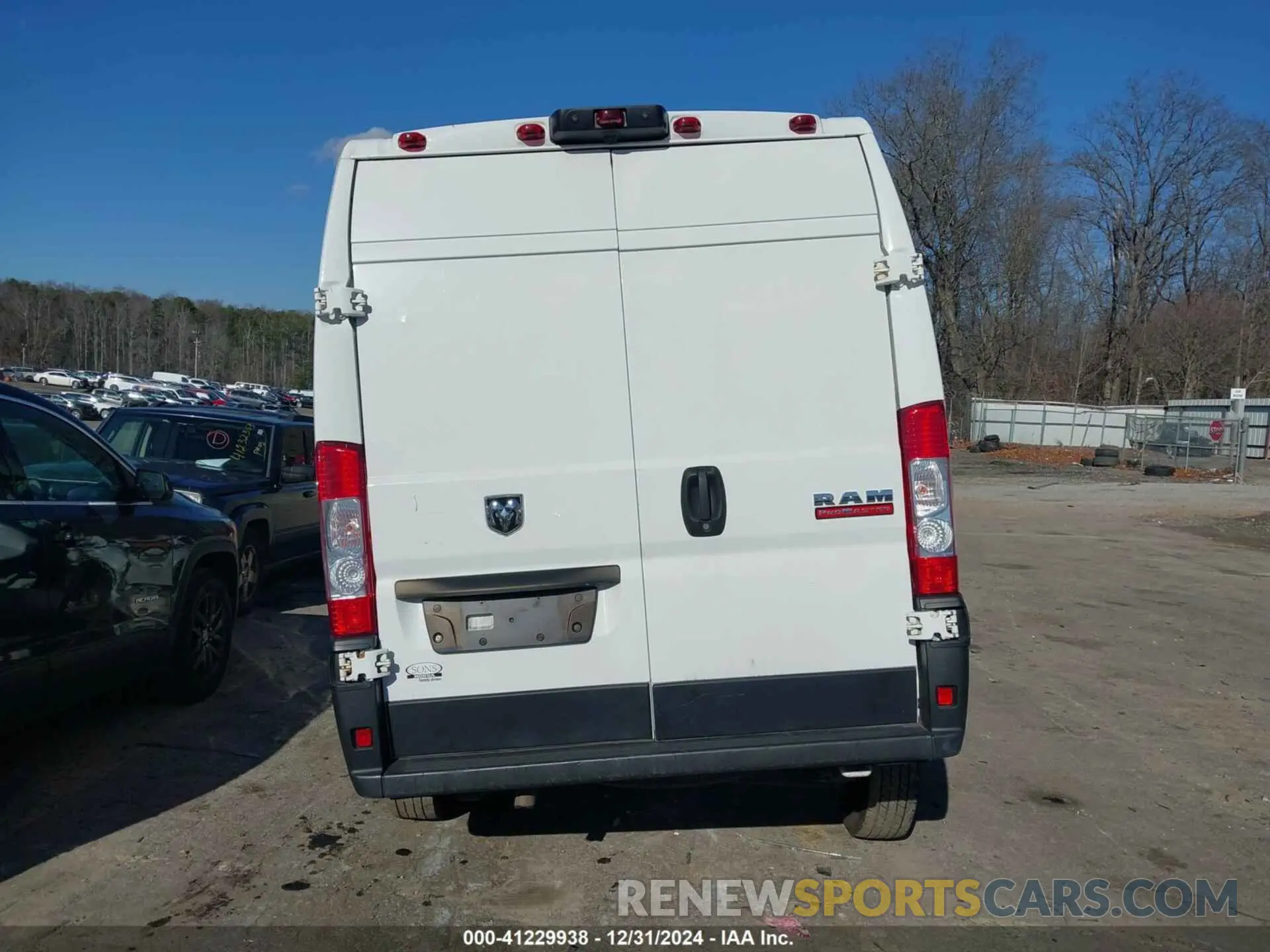16 Photograph of a damaged car 3C6TRVBG8LE127219 RAM PROMASTER 1500 2020