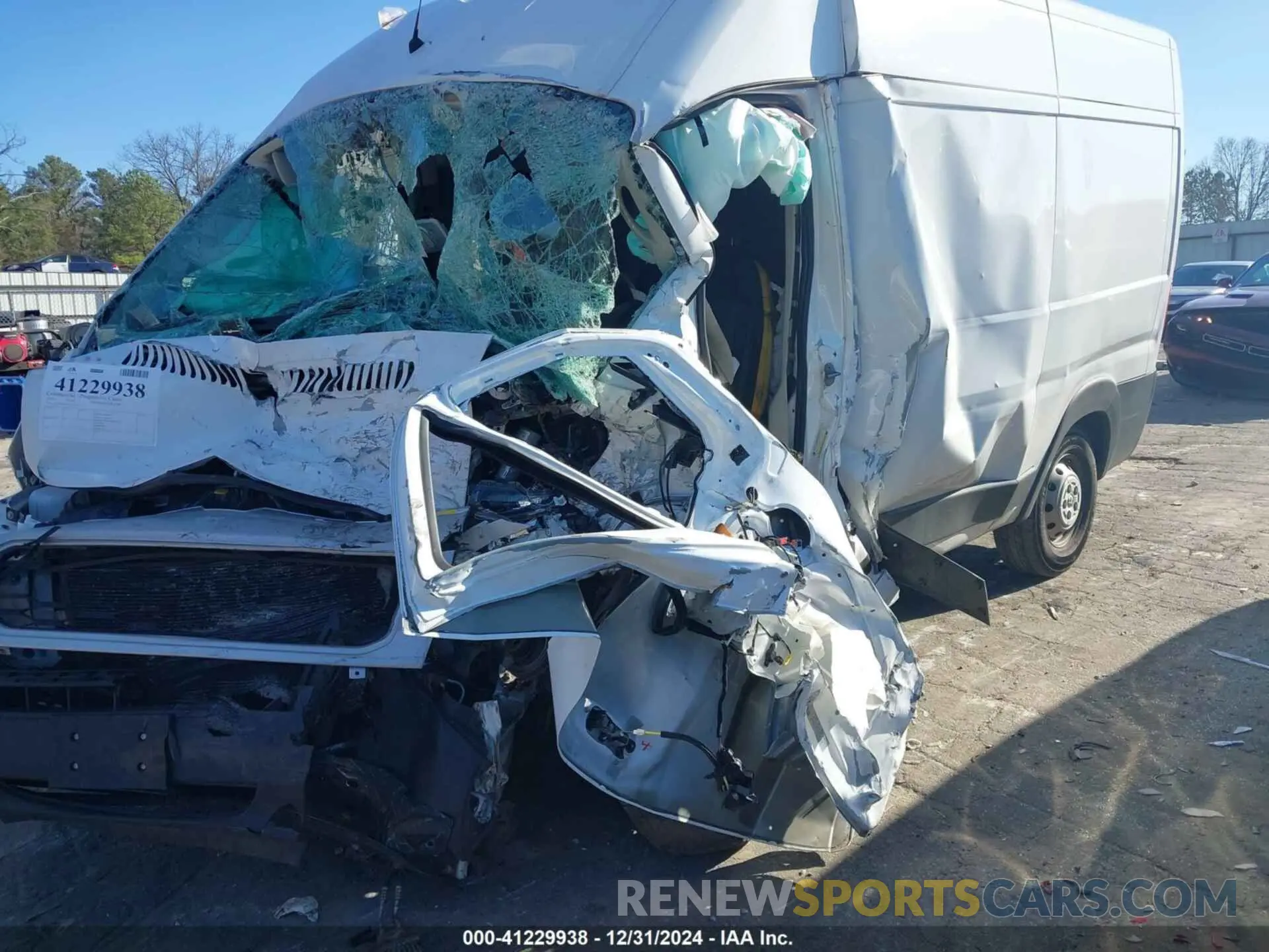 6 Photograph of a damaged car 3C6TRVBG8LE127219 RAM PROMASTER 1500 2020