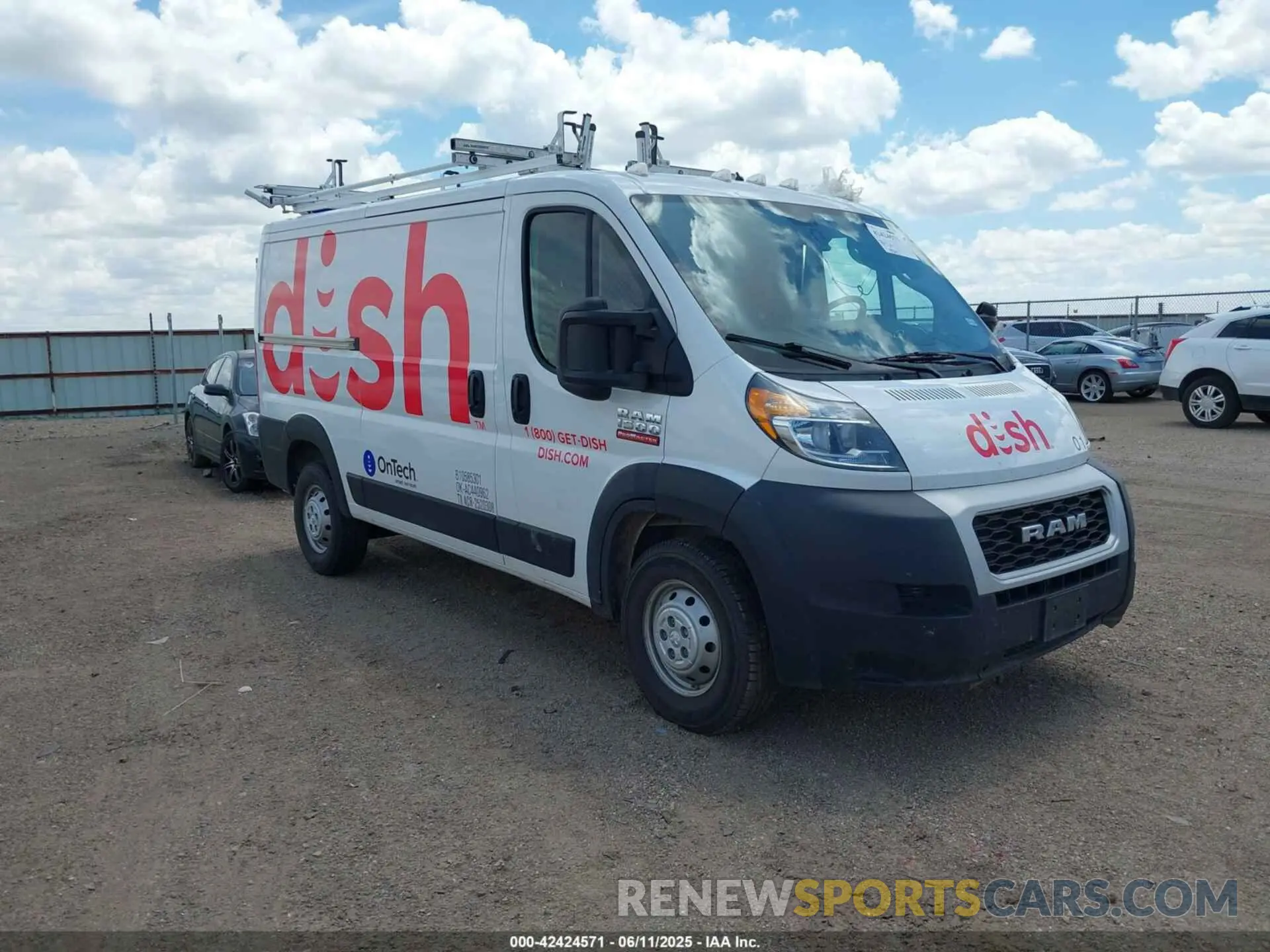 1 Photograph of a damaged car 3C6ERVAG4ME501692 RAM PROMASTER 1500 2021