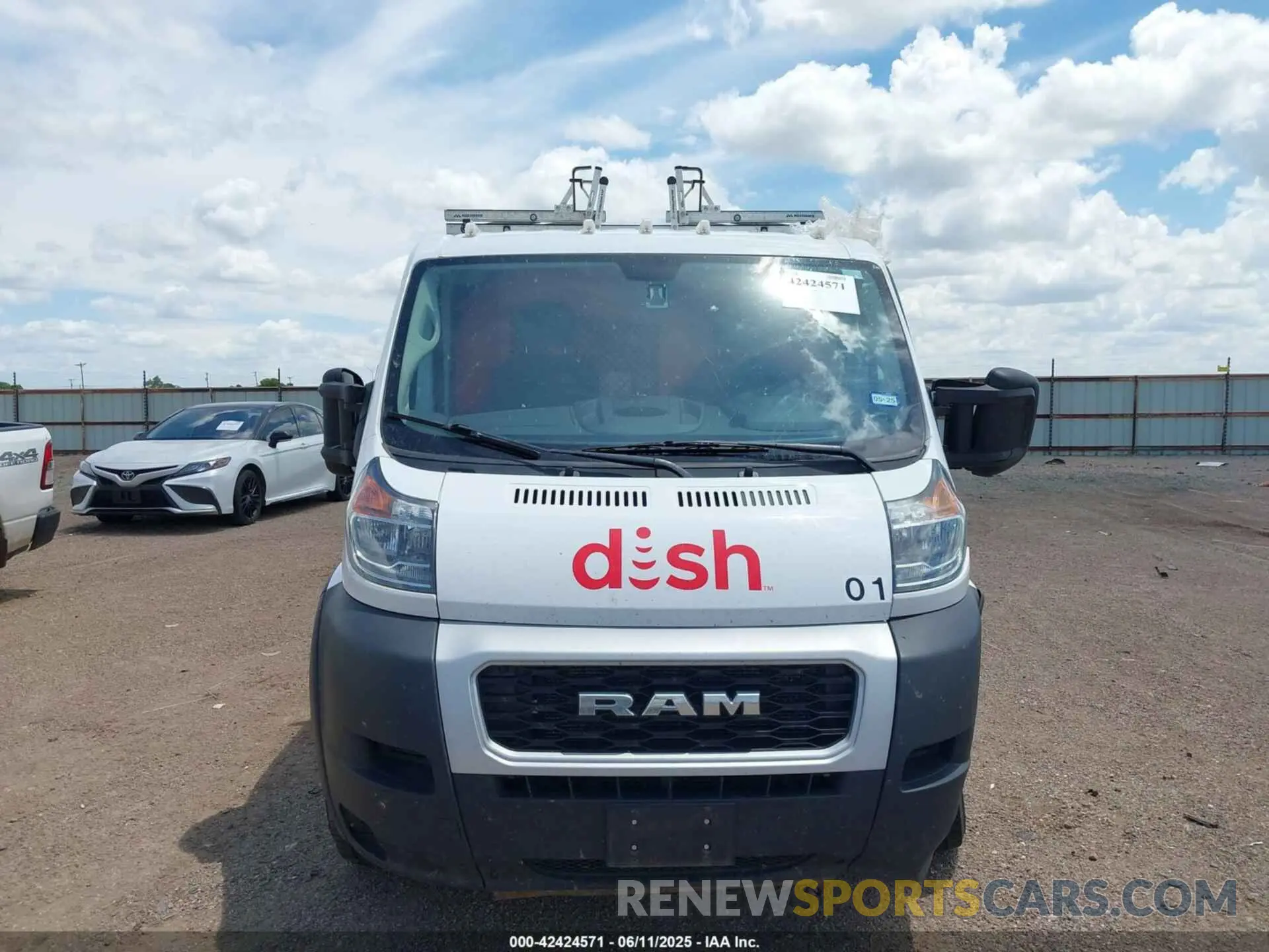 12 Photograph of a damaged car 3C6ERVAG4ME501692 RAM PROMASTER 1500 2021