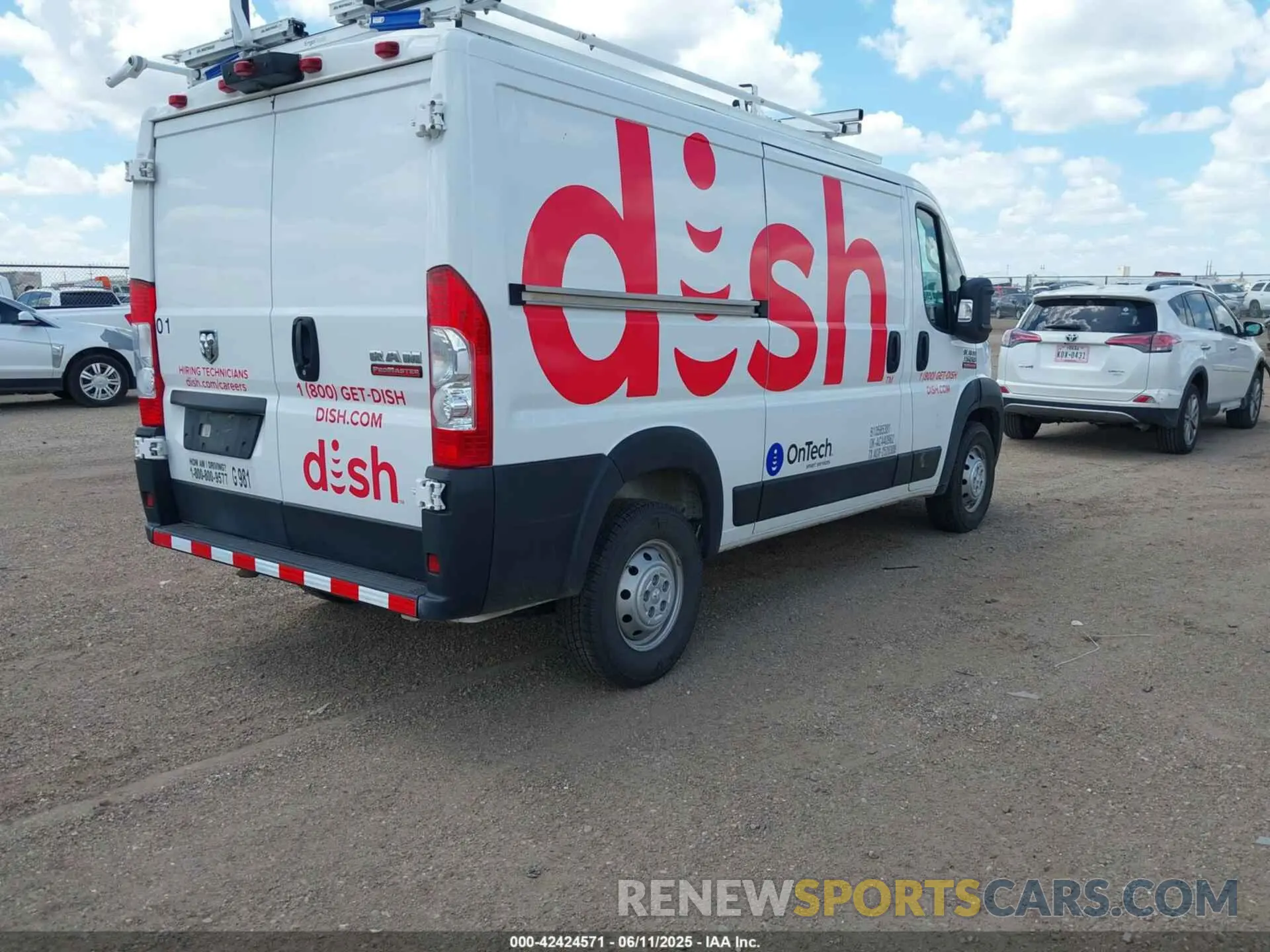 4 Photograph of a damaged car 3C6ERVAG4ME501692 RAM PROMASTER 1500 2021