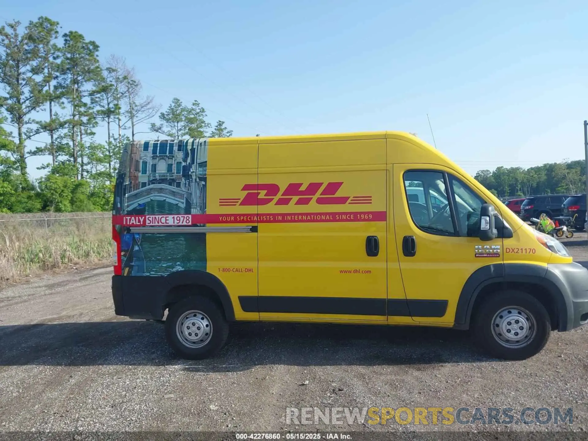 13 Photograph of a damaged car 3C6ERVBG2ME505593 RAM PROMASTER 1500 2021