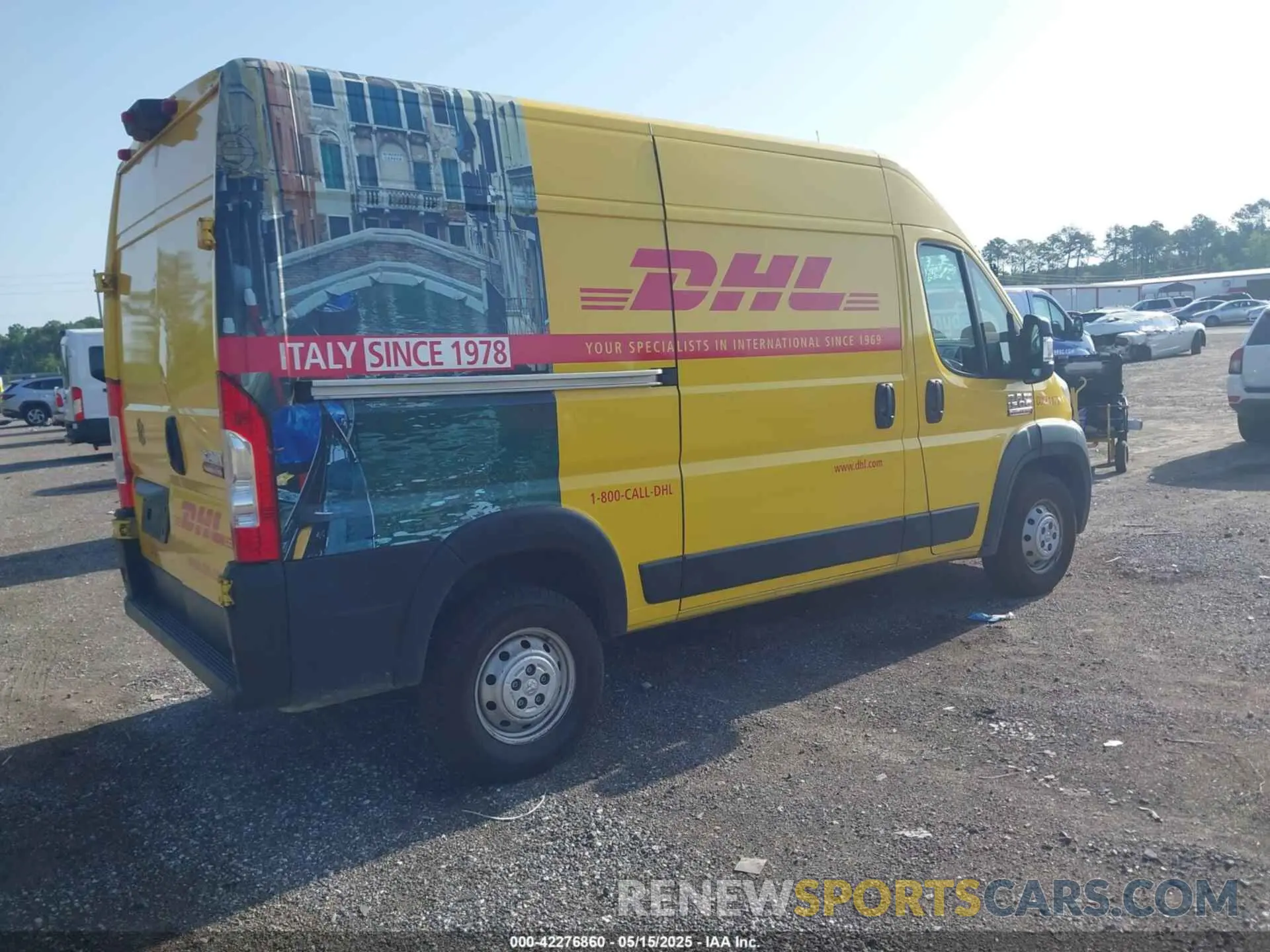 4 Photograph of a damaged car 3C6ERVBG2ME505593 RAM PROMASTER 1500 2021