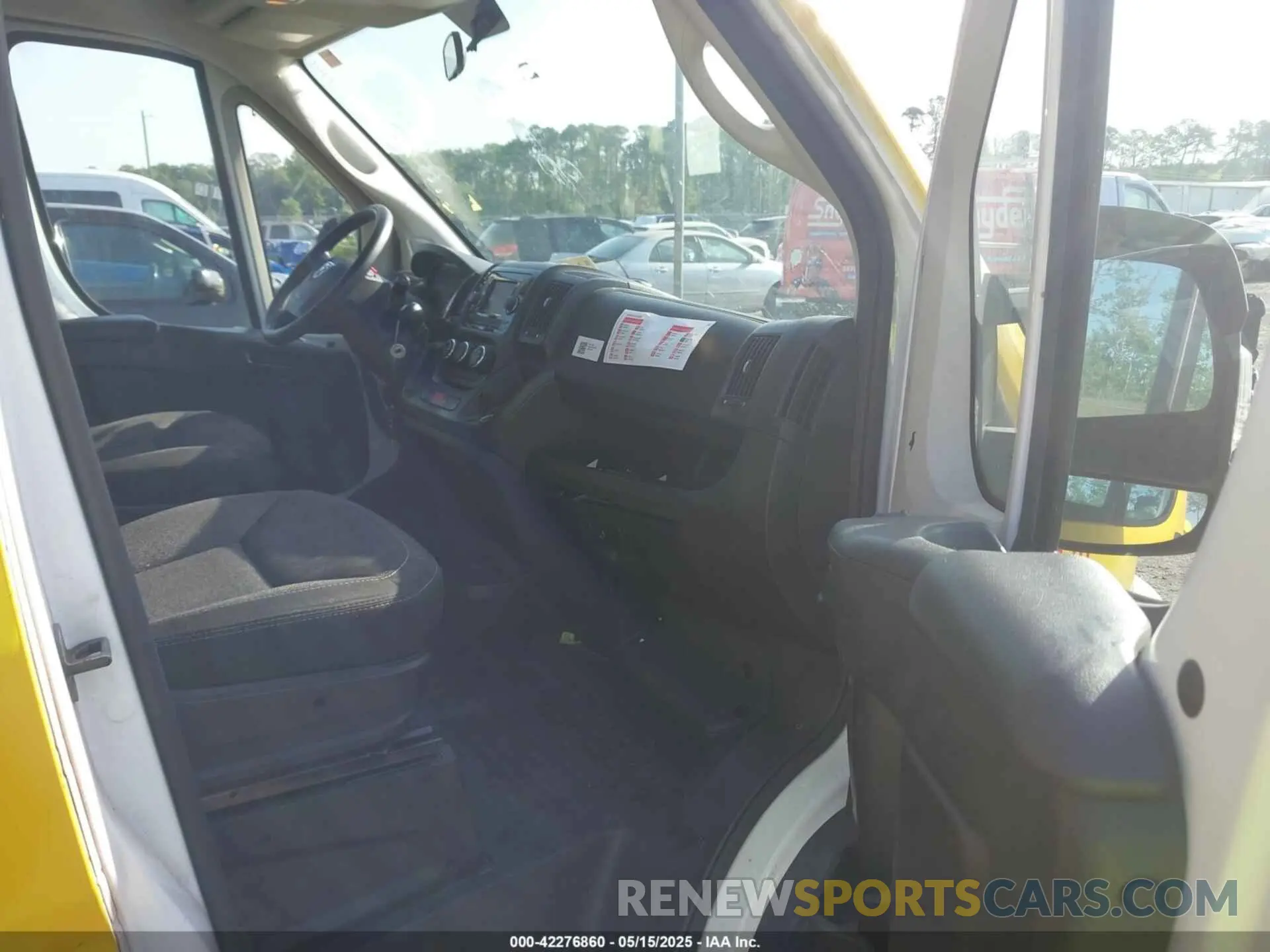 5 Photograph of a damaged car 3C6ERVBG2ME505593 RAM PROMASTER 1500 2021