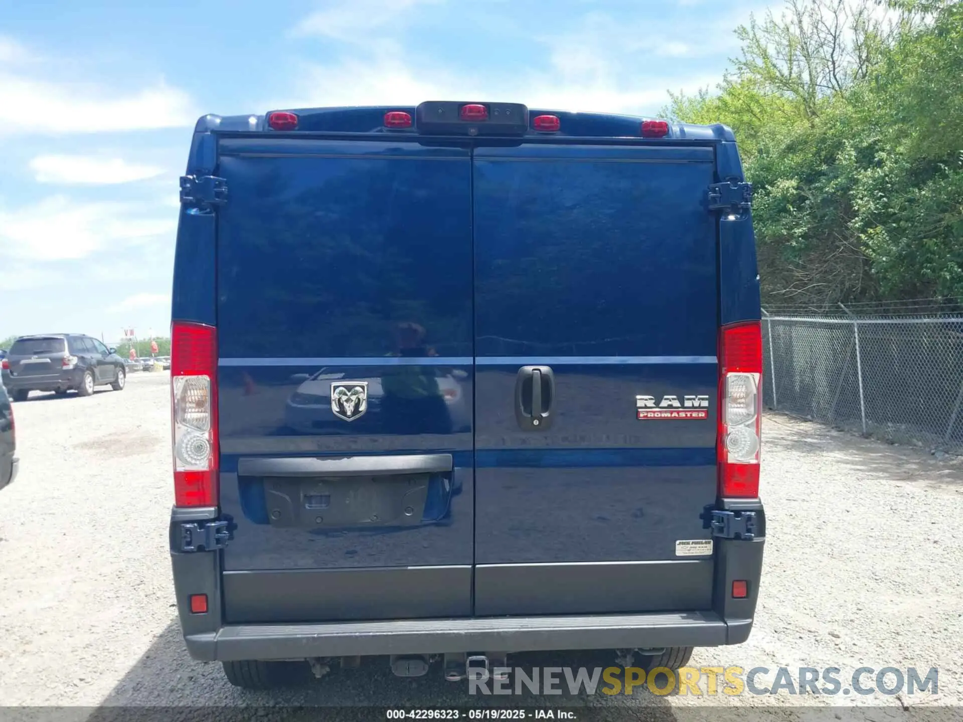 17 Photograph of a damaged car 3C6LRVAG0ME564750 RAM PROMASTER 1500 2021