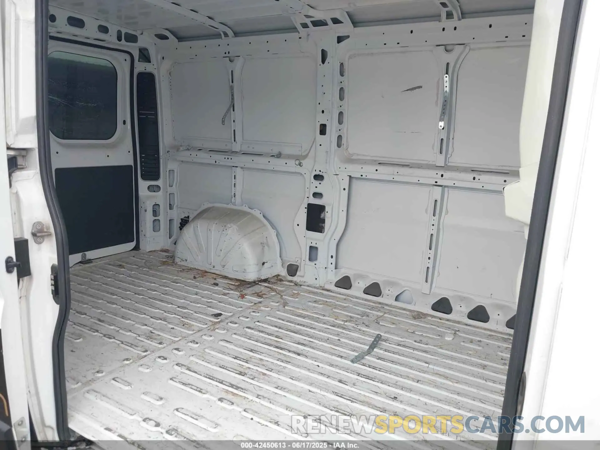 8 Photograph of a damaged car 3C6LRVAG1ME530011 RAM PROMASTER 1500 2021
