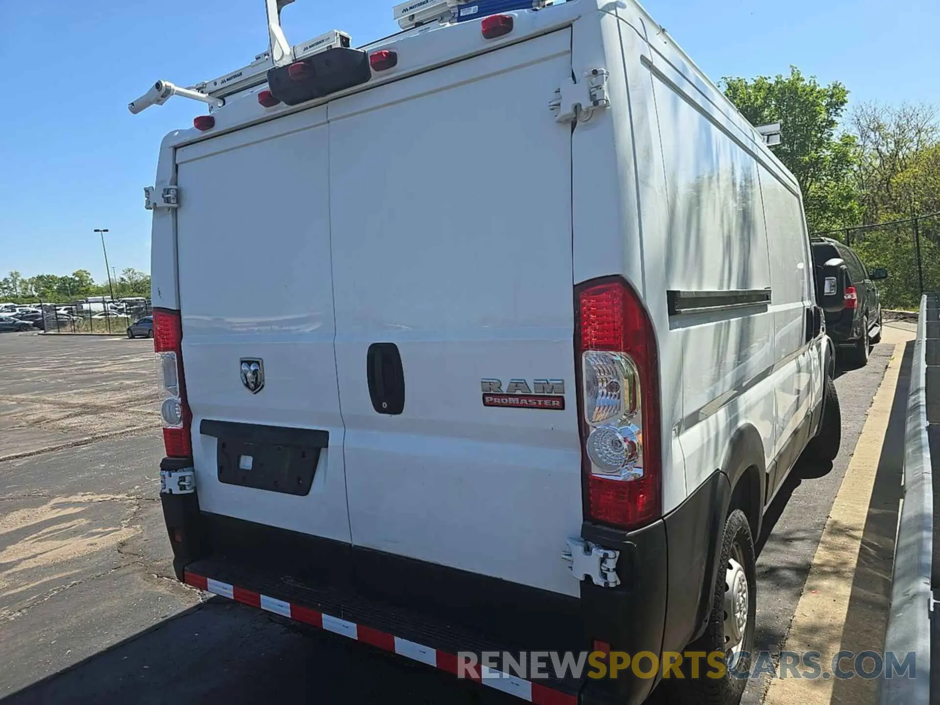 17 Photograph of a damaged car 3C6LRVAG5ME514961 RAM PROMASTER 1500 2021