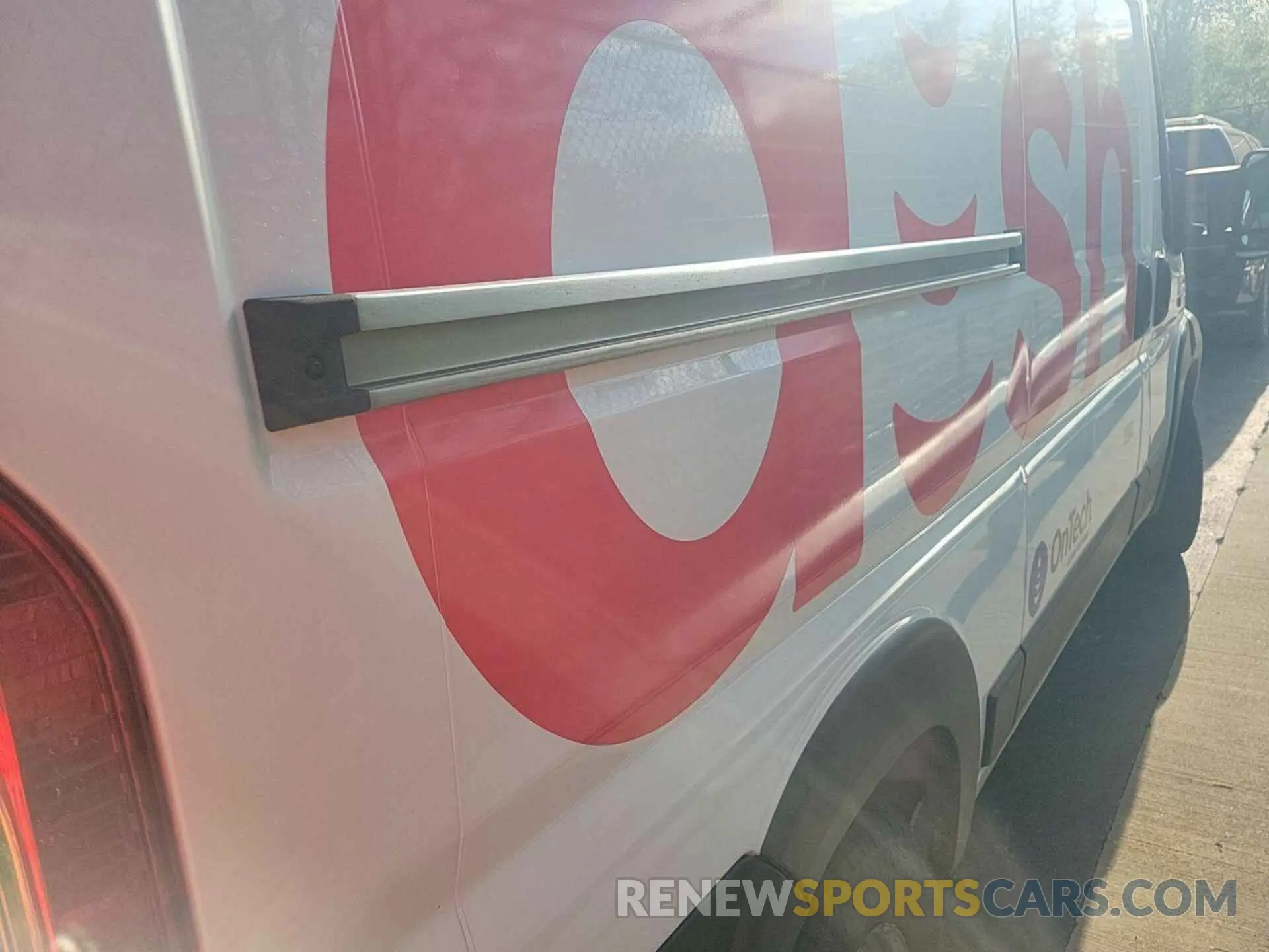 19 Photograph of a damaged car 3C6LRVAG5ME514961 RAM PROMASTER 1500 2021
