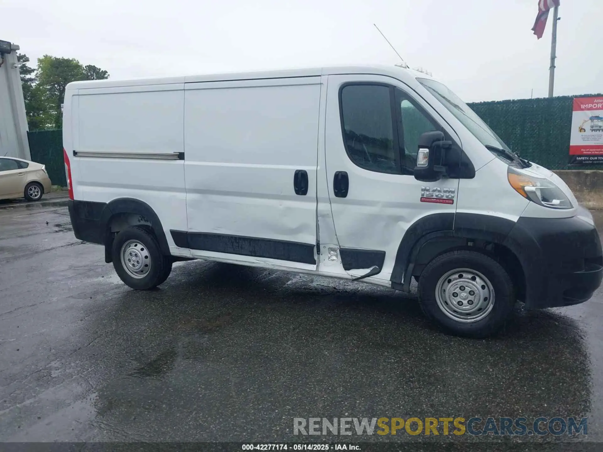 13 Photograph of a damaged car 3C6LRVAG9ME521265 RAM PROMASTER 1500 2021