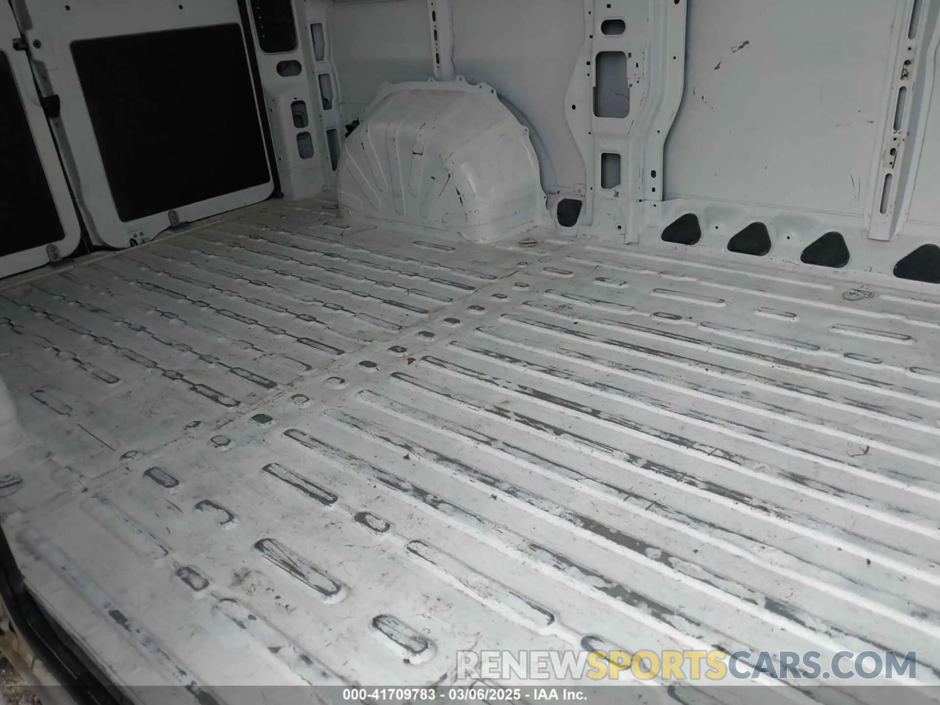 8 Photograph of a damaged car 3C6LRVAGXME559894 RAM PROMASTER 1500 2021